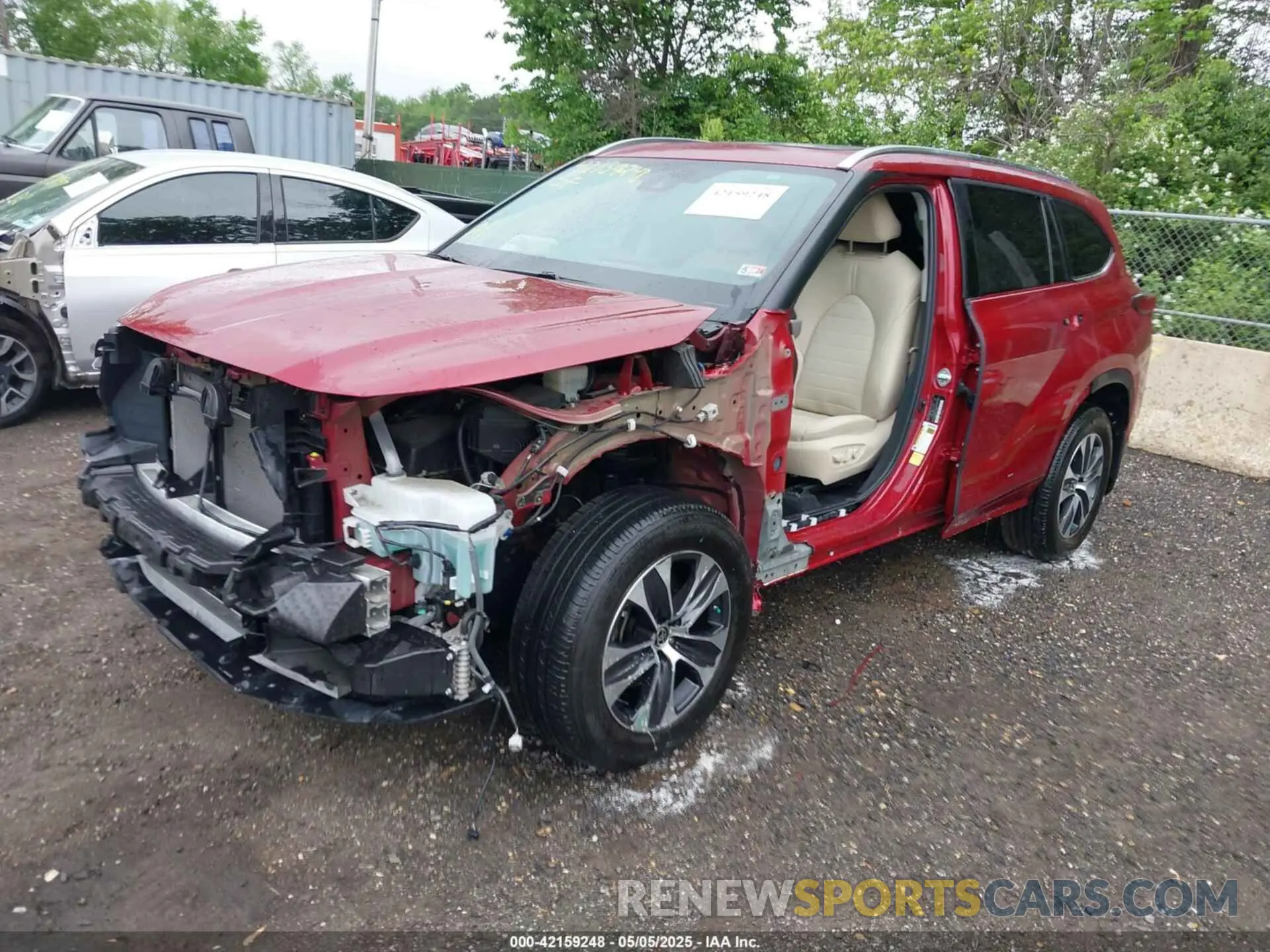 2 fotografías del automóvil dañado 5TDGZRBH0MS132061 TOYOTA HIGHLANDER 2021