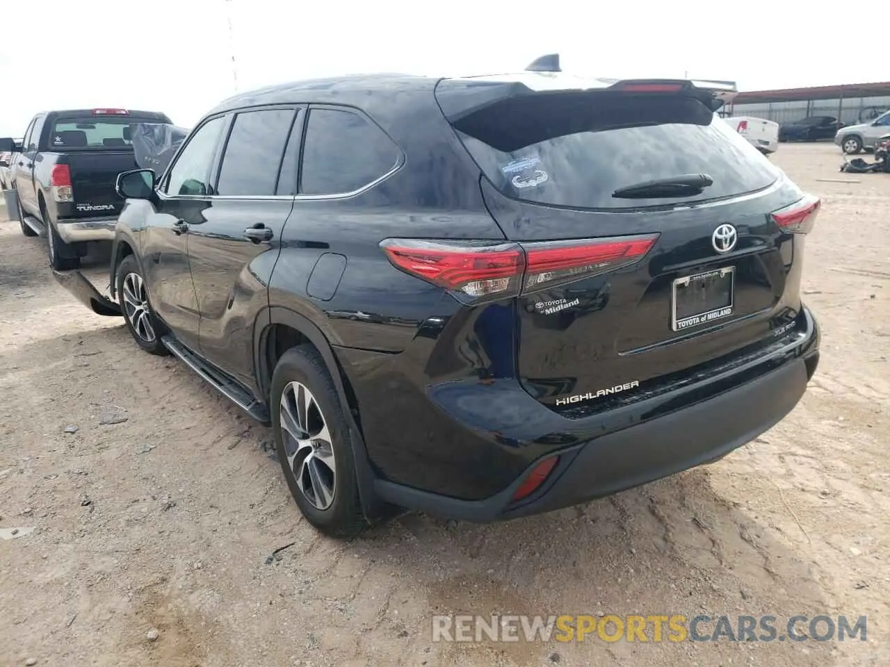 3 fotografías del automóvil dañado 5TDGZRBH0MS533027 TOYOTA HIGHLANDER 2021