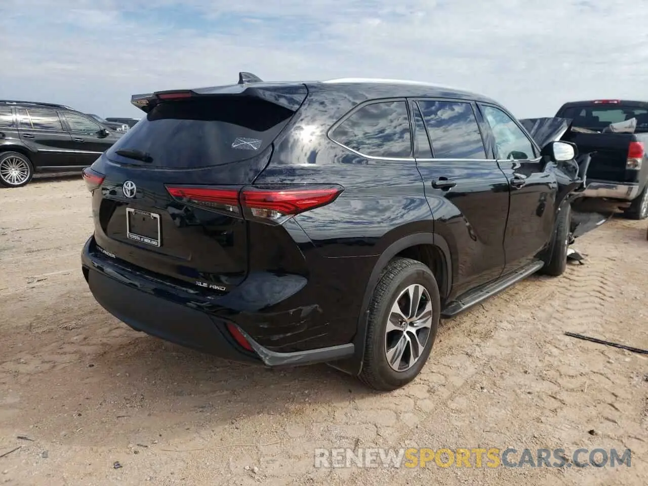 4 fotografías del automóvil dañado 5TDGZRBH0MS533027 TOYOTA HIGHLANDER 2021
