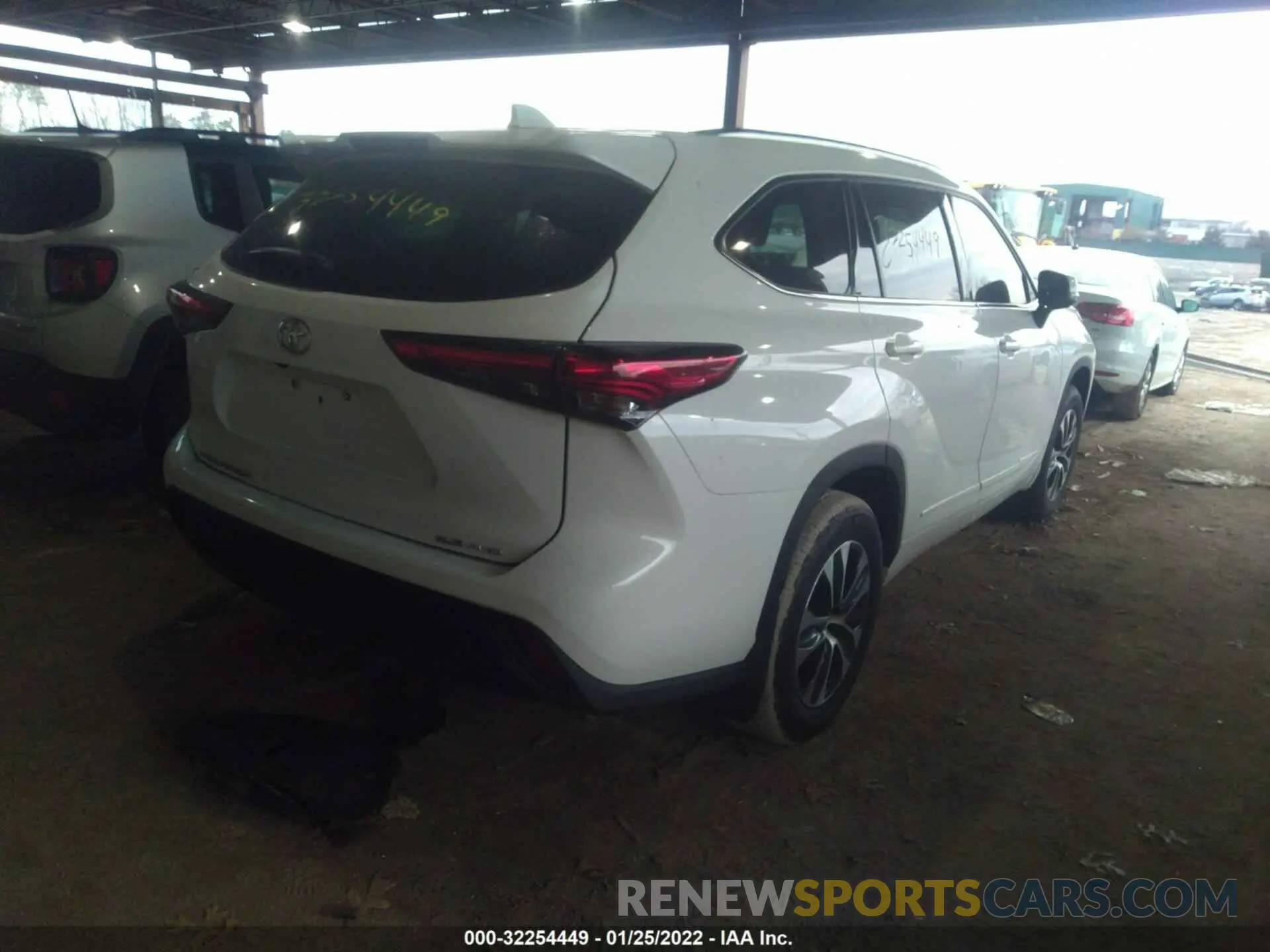 4 fotografías del automóvil dañado 5TDGZRBH1MS110604 TOYOTA HIGHLANDER 2021