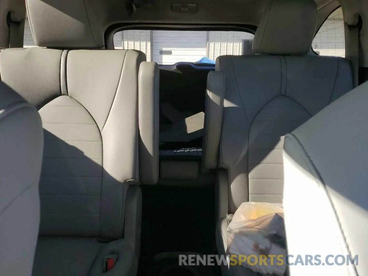 10 fotografías del automóvil dañado 5TDGZRBH2MS057301 TOYOTA HIGHLANDER 2021