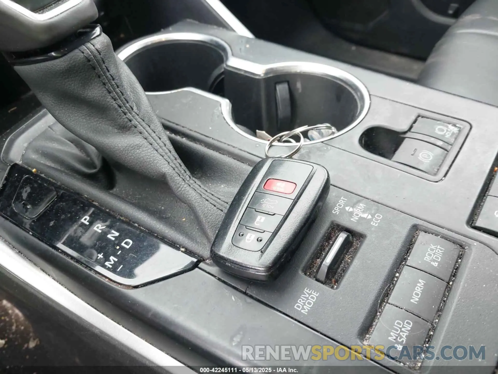 11 fotografías del automóvil dañado 5TDGZRBH2MS106593 TOYOTA HIGHLANDER 2021