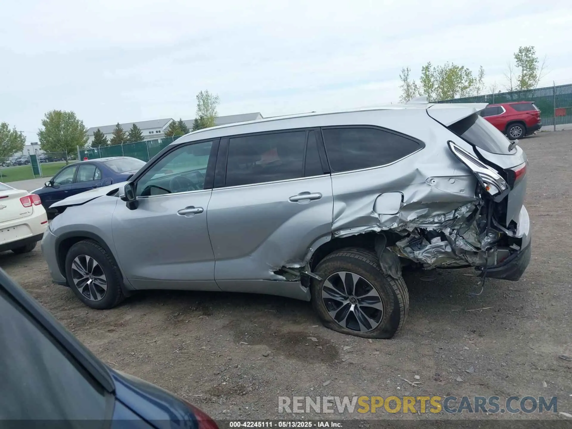 15 fotografías del automóvil dañado 5TDGZRBH2MS106593 TOYOTA HIGHLANDER 2021