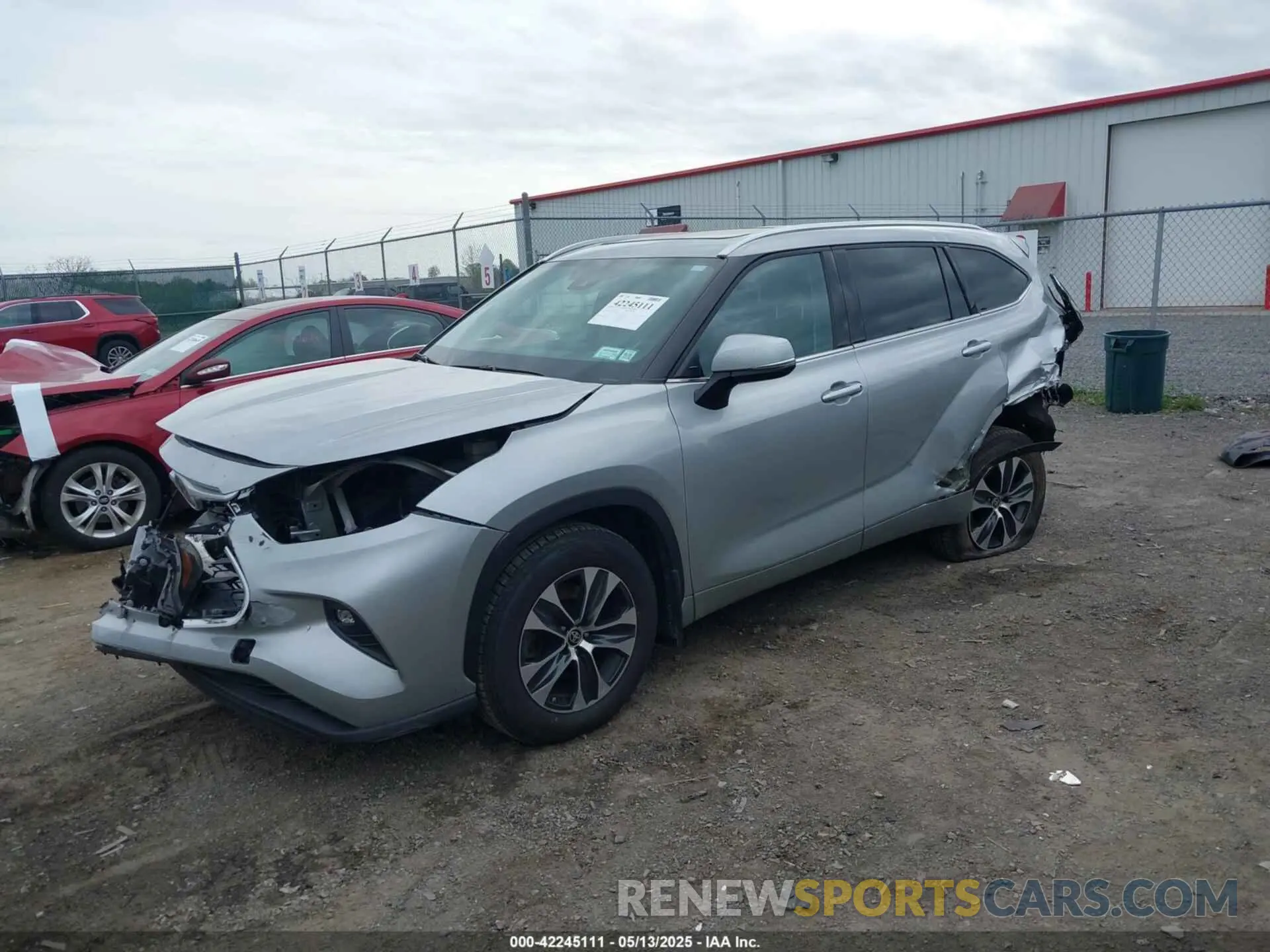 2 fotografías del automóvil dañado 5TDGZRBH2MS106593 TOYOTA HIGHLANDER 2021