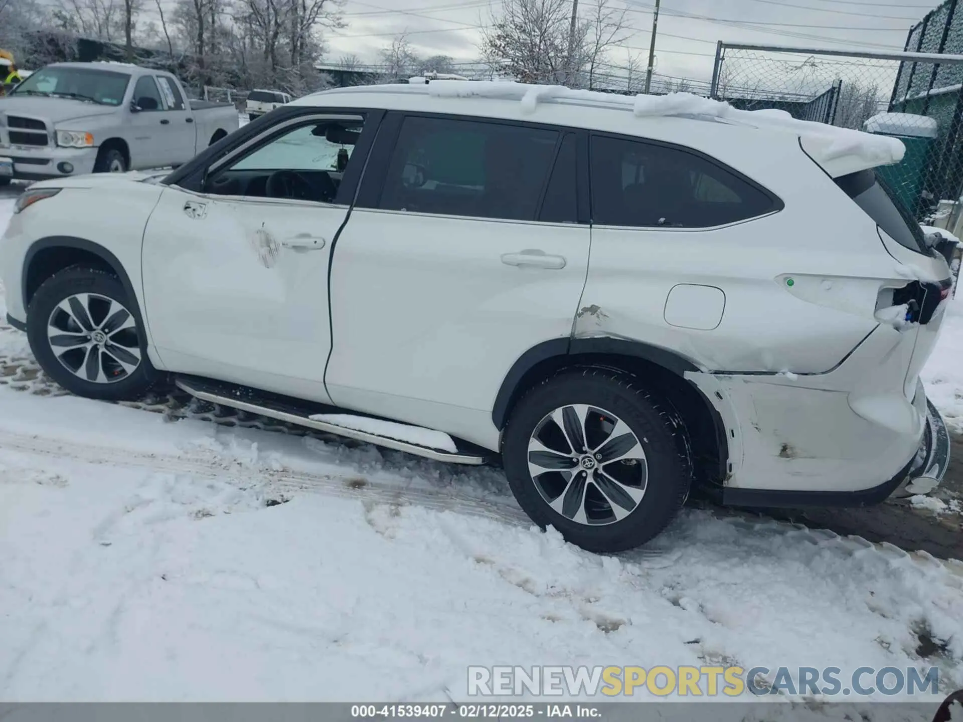 3 fotografías del automóvil dañado 5TDGZRBH2MS135110 TOYOTA HIGHLANDER 2021