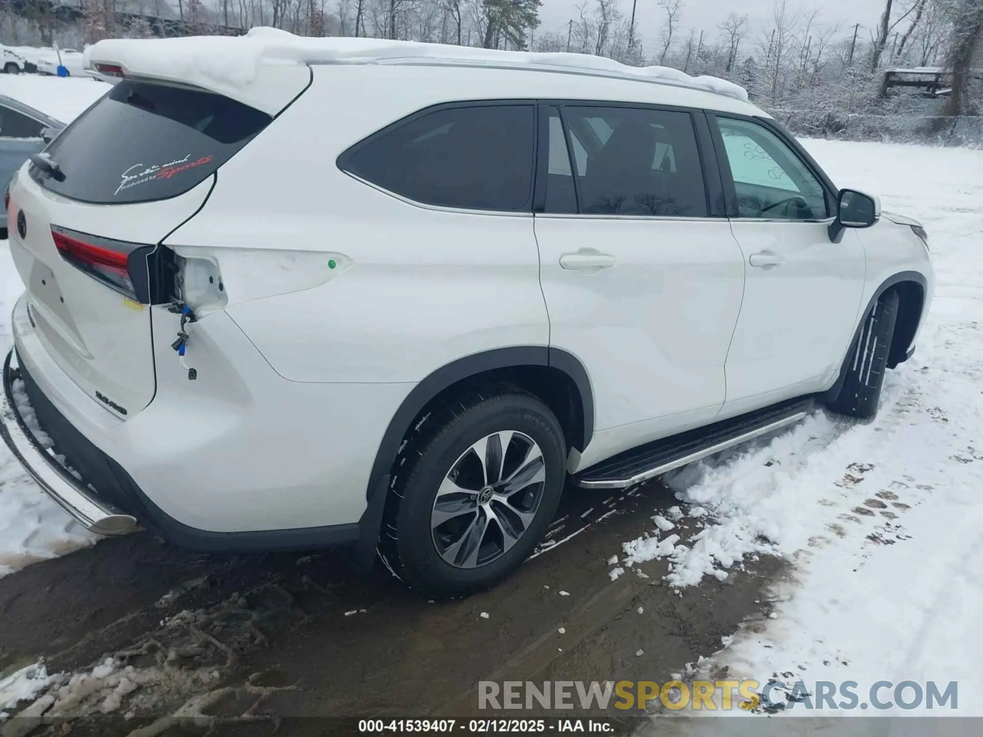 4 fotografías del automóvil dañado 5TDGZRBH2MS135110 TOYOTA HIGHLANDER 2021