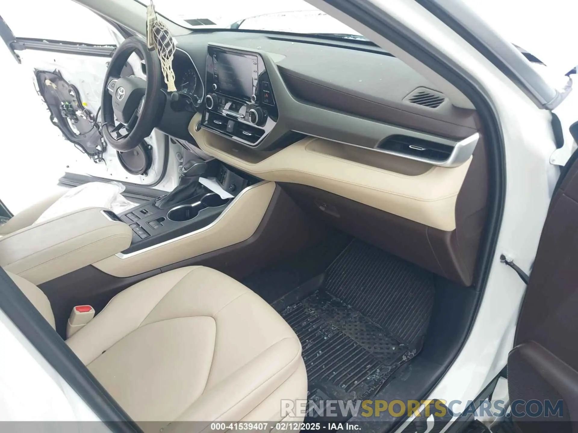 5 fotografías del automóvil dañado 5TDGZRBH2MS135110 TOYOTA HIGHLANDER 2021