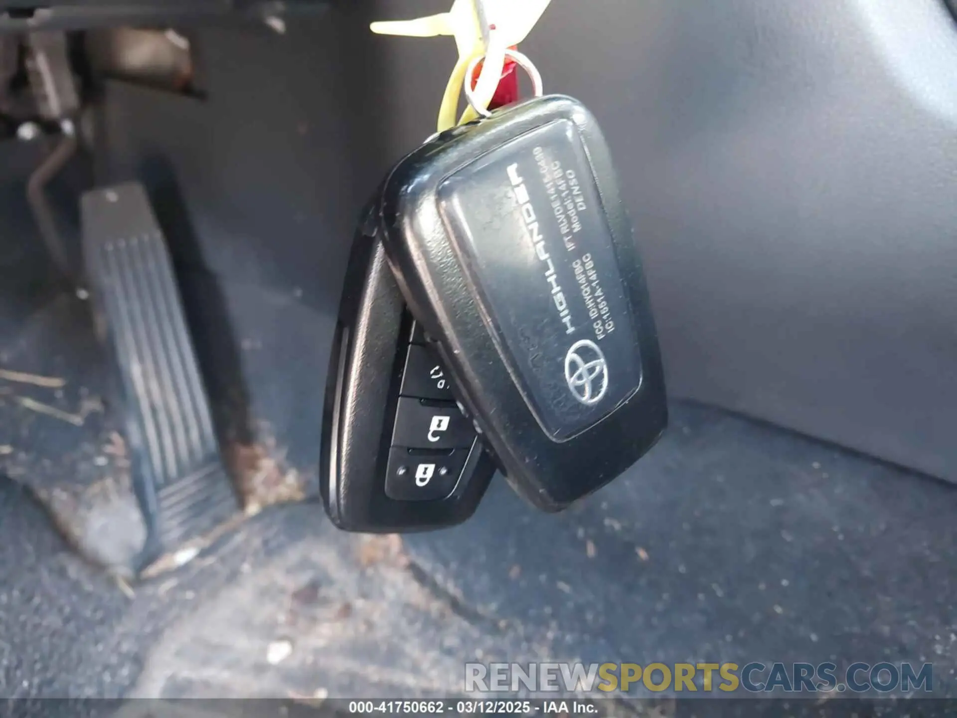 11 fotografías del automóvil dañado 5TDGZRBH2MS142347 TOYOTA HIGHLANDER 2021
