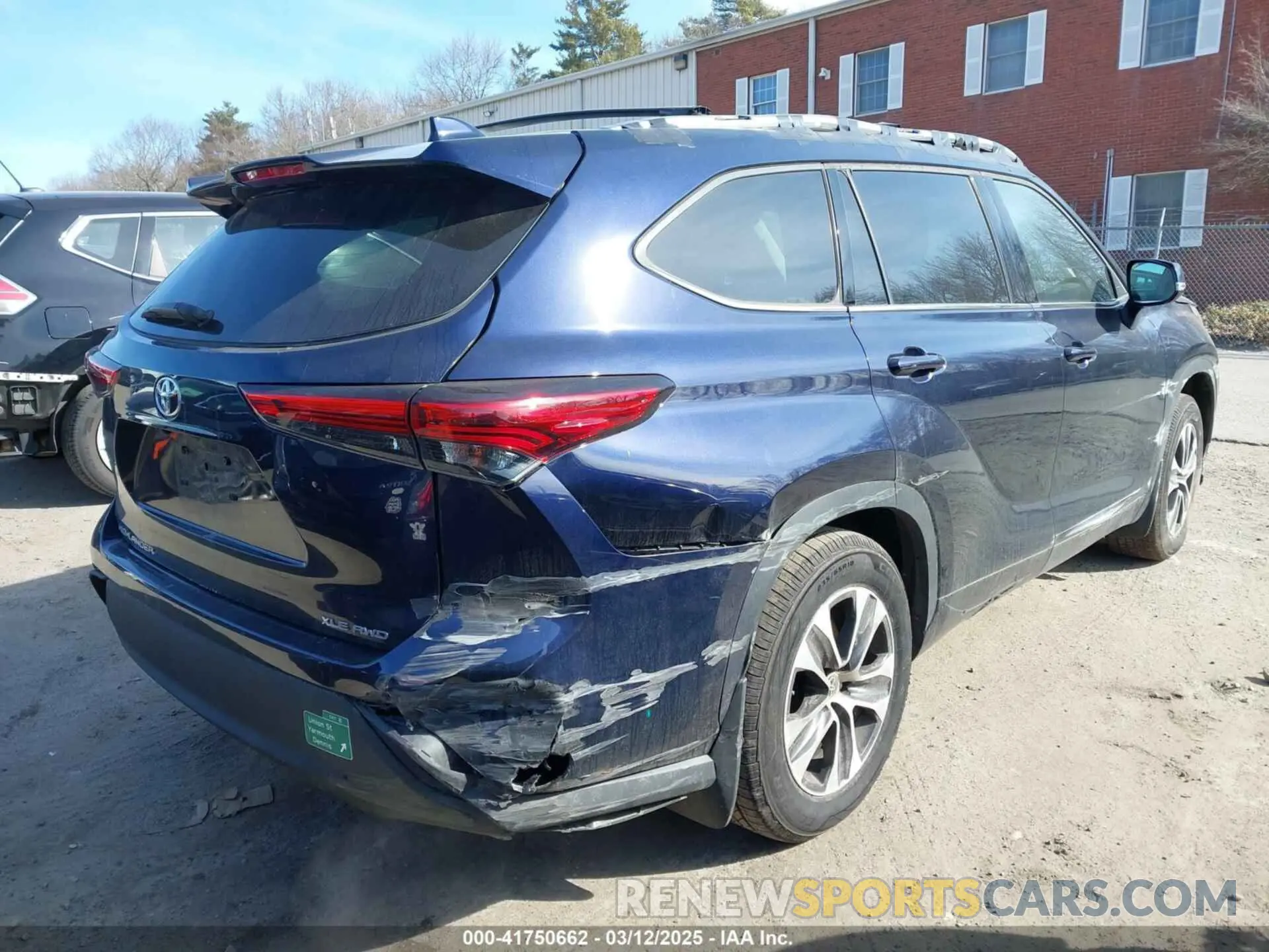 4 fotografías del automóvil dañado 5TDGZRBH2MS142347 TOYOTA HIGHLANDER 2021