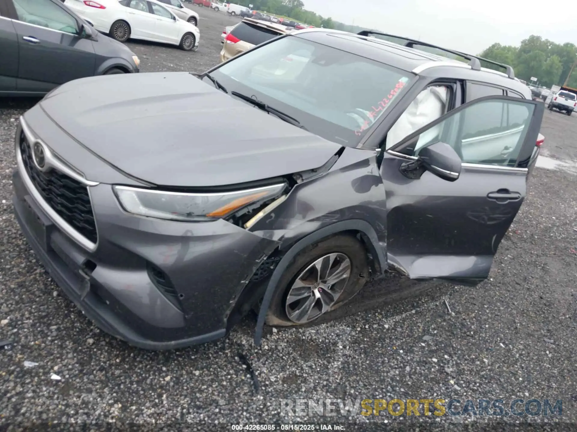 2 fotografías del automóvil dañado 5TDGZRBH3MS077976 TOYOTA HIGHLANDER 2021