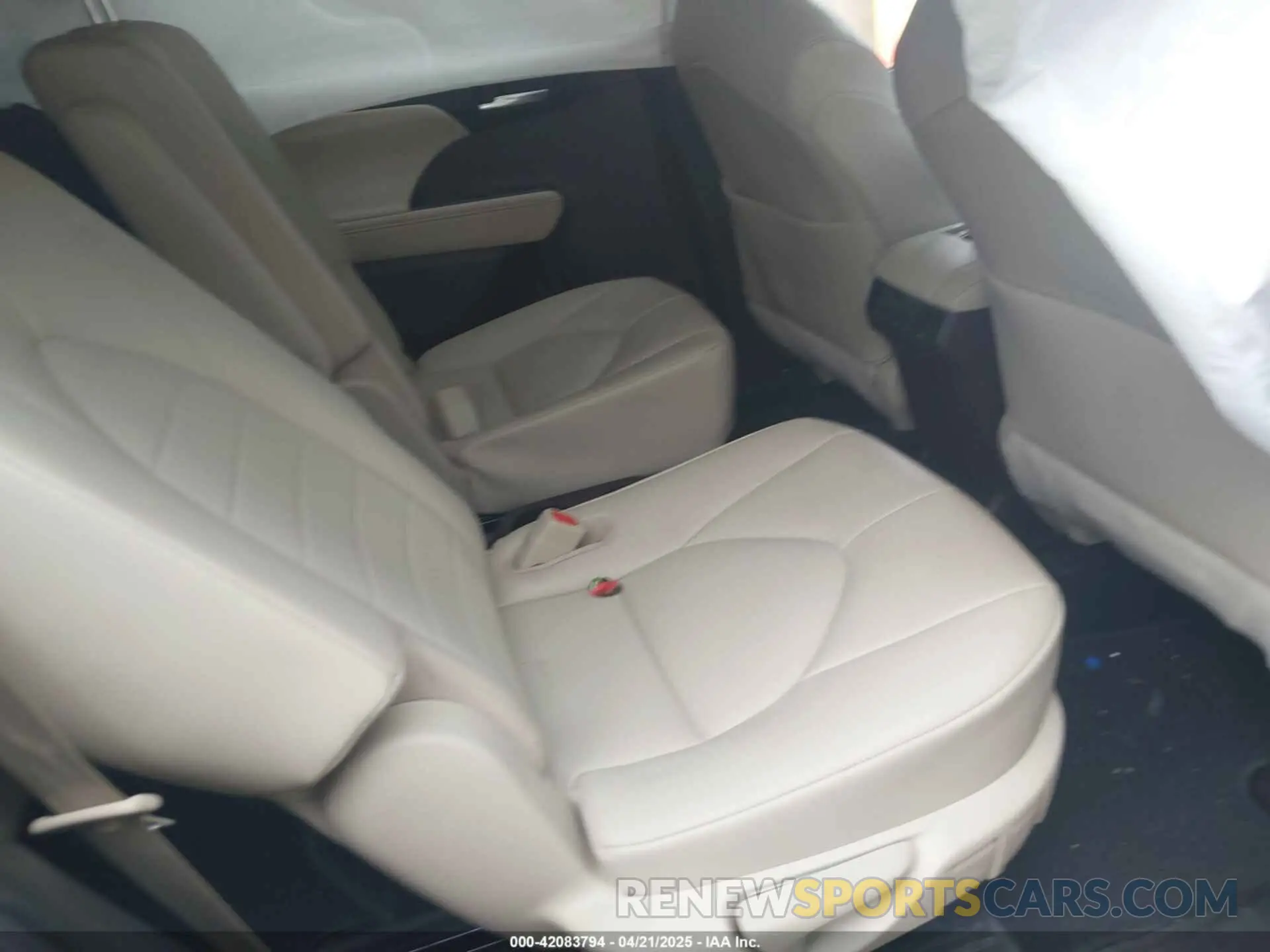 8 fotografías del automóvil dañado 5TDGZRBH3MS530462 TOYOTA HIGHLANDER 2021