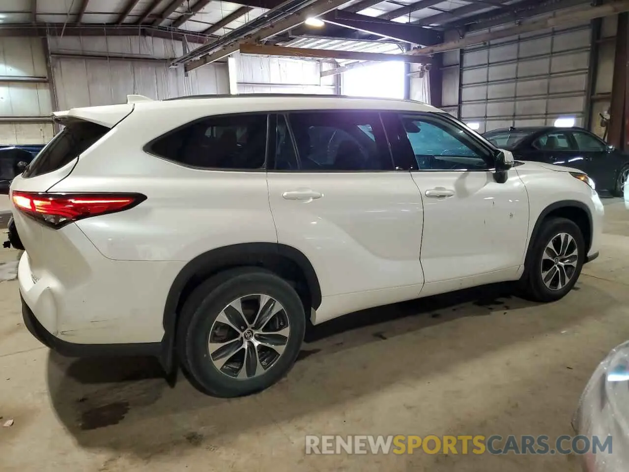 3 fotografías del automóvil dañado 5TDGZRBH5MS069605 TOYOTA HIGHLANDER 2021