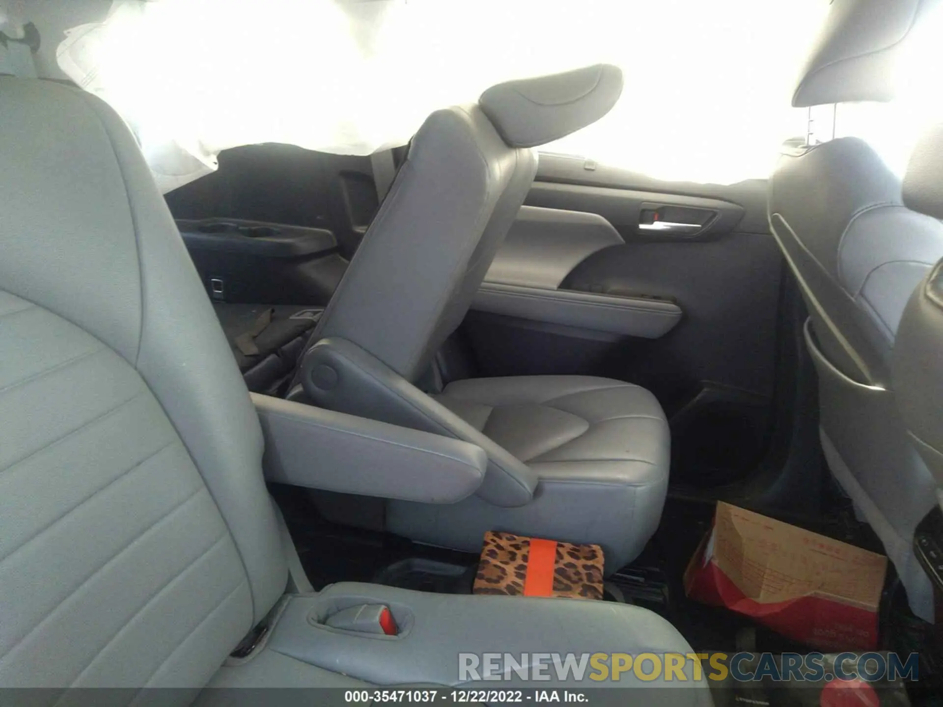 8 fotografías del automóvil dañado 5TDGZRBH5MS071192 TOYOTA HIGHLANDER 2021