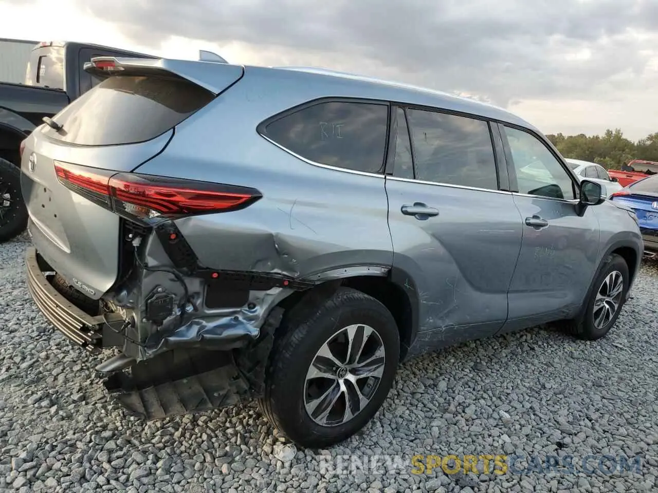 3 fotografías del automóvil dañado 5TDGZRBH6MS144585 TOYOTA HIGHLANDER 2021