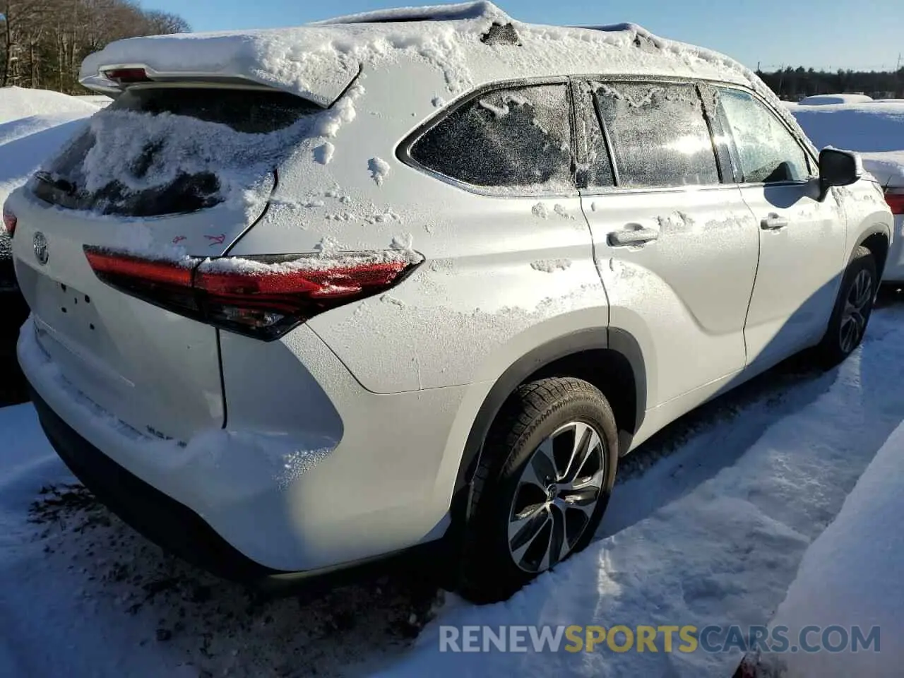 3 fotografías del automóvil dañado 5TDGZRBH7MS063482 TOYOTA HIGHLANDER 2021