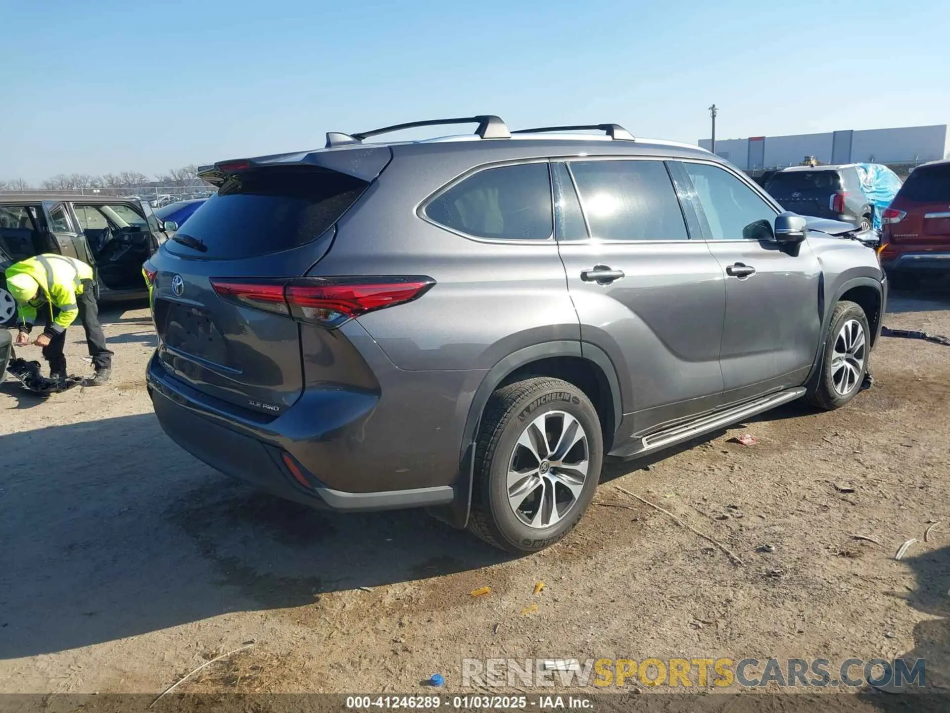4 fotografías del automóvil dañado 5TDGZRBH7MS540086 TOYOTA HIGHLANDER 2021