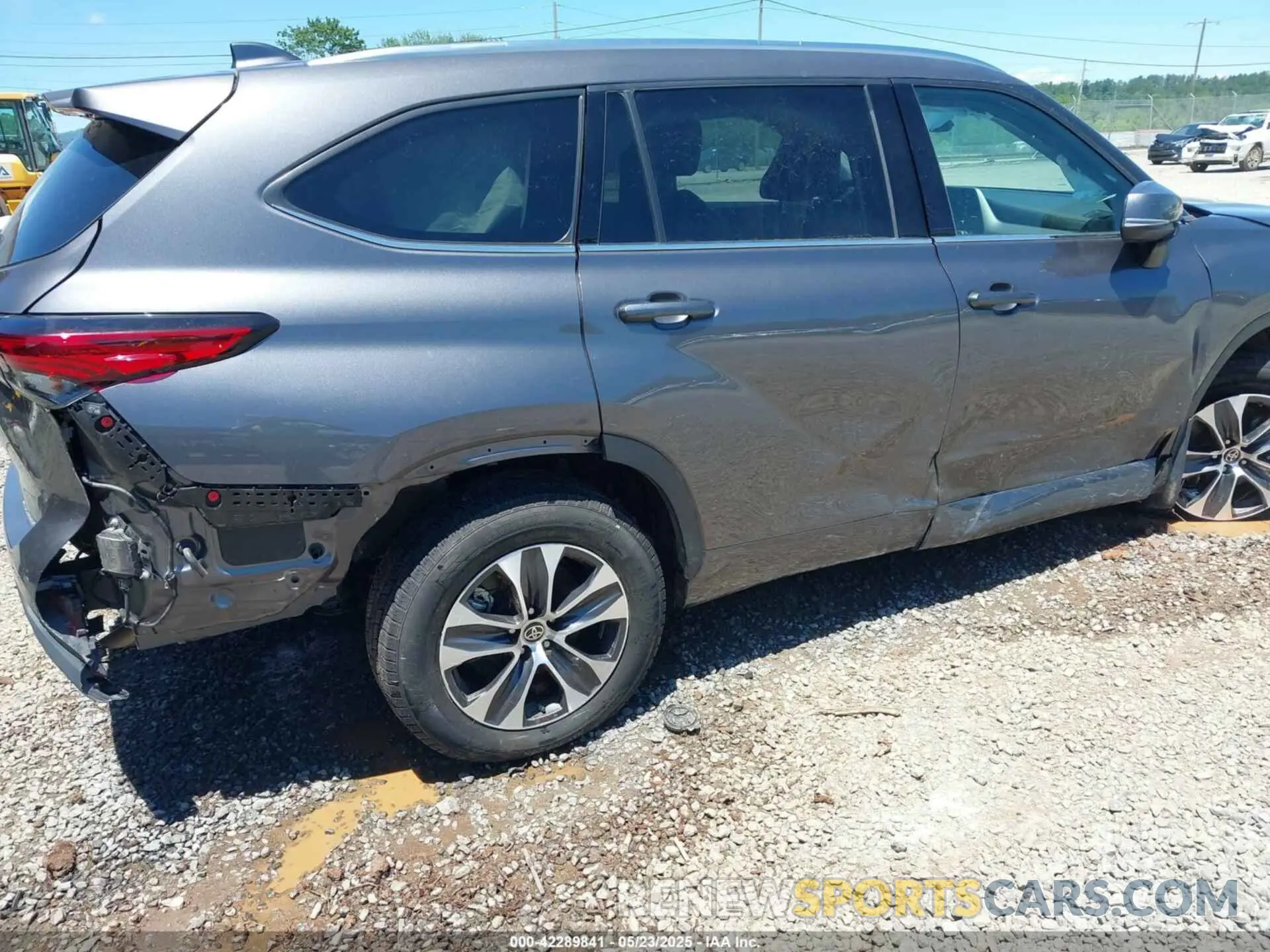 17 fotografías del automóvil dañado 5TDGZRBH8MS117999 TOYOTA HIGHLANDER 2021