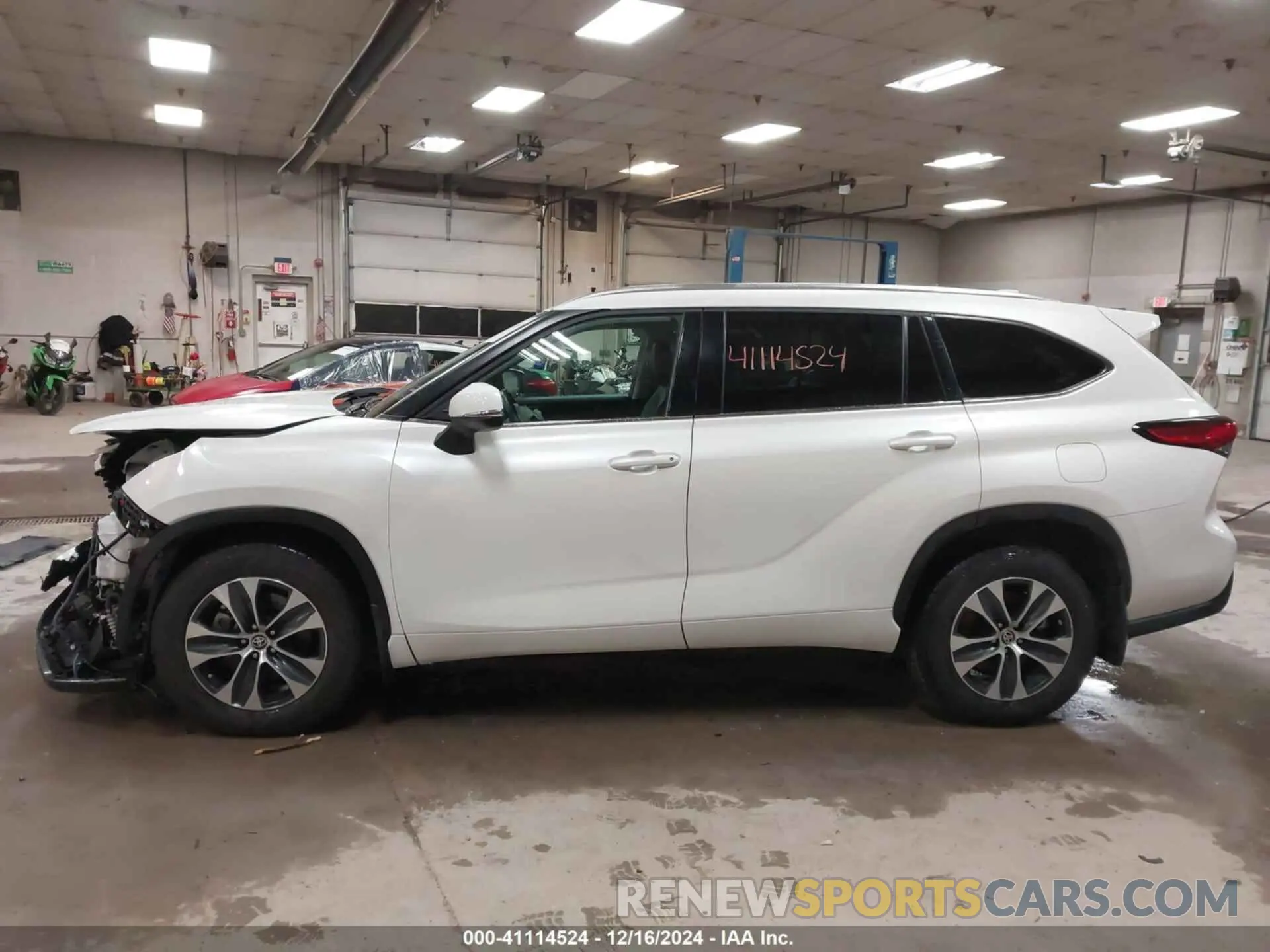 15 fotografías del automóvil dañado 5TDGZRBH8MS135791 TOYOTA HIGHLANDER 2021