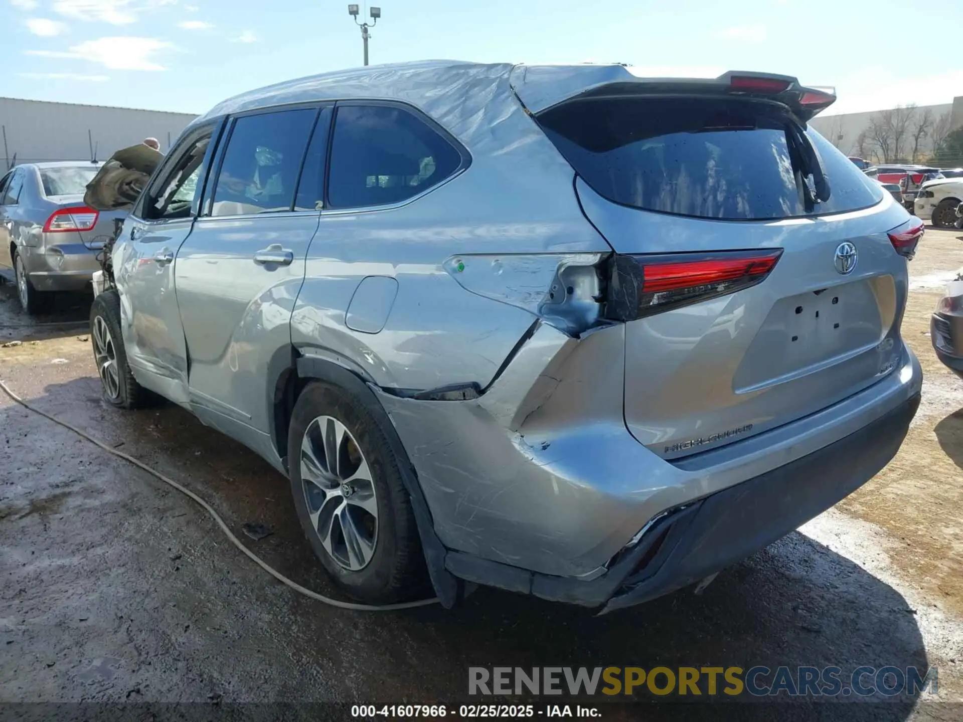 3 fotografías del automóvil dañado 5TDGZRBH8MS538038 TOYOTA HIGHLANDER 2021