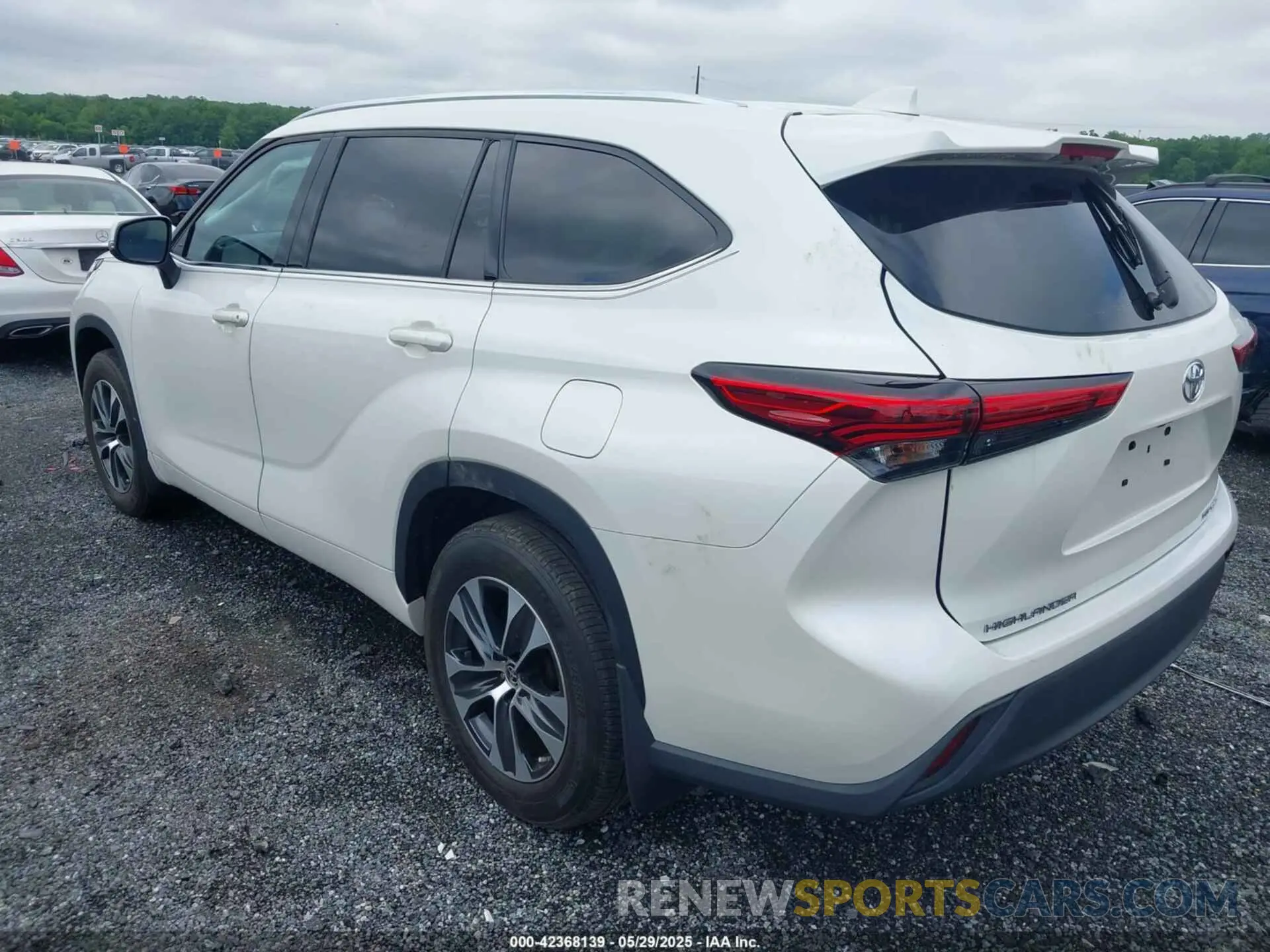3 fotografías del automóvil dañado 5TDGZRBH8MS551095 TOYOTA HIGHLANDER 2021