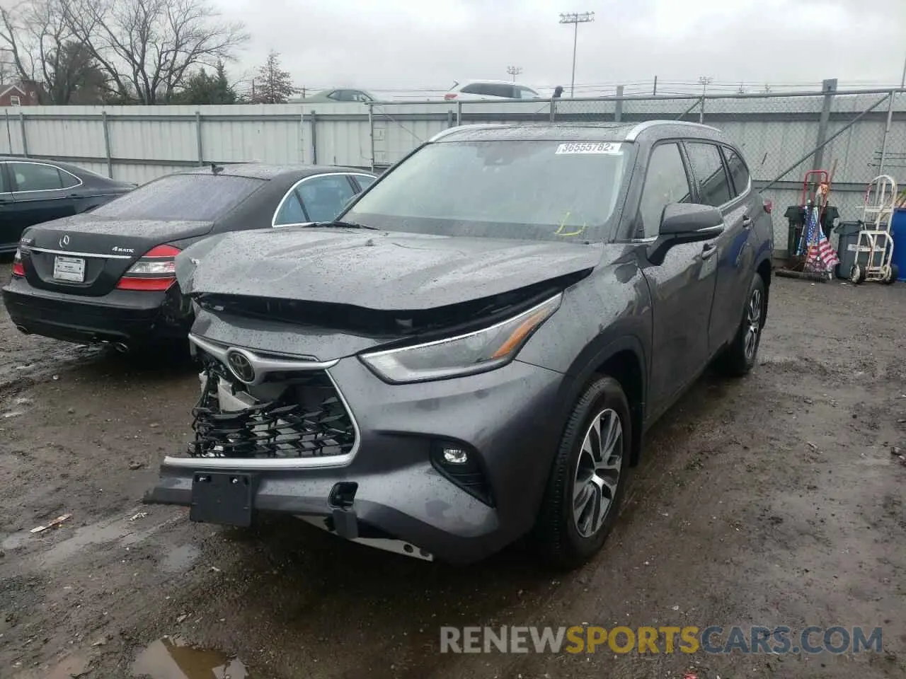 2 fotografías del automóvil dañado 5TDGZRBH9MS154804 TOYOTA HIGHLANDER 2021