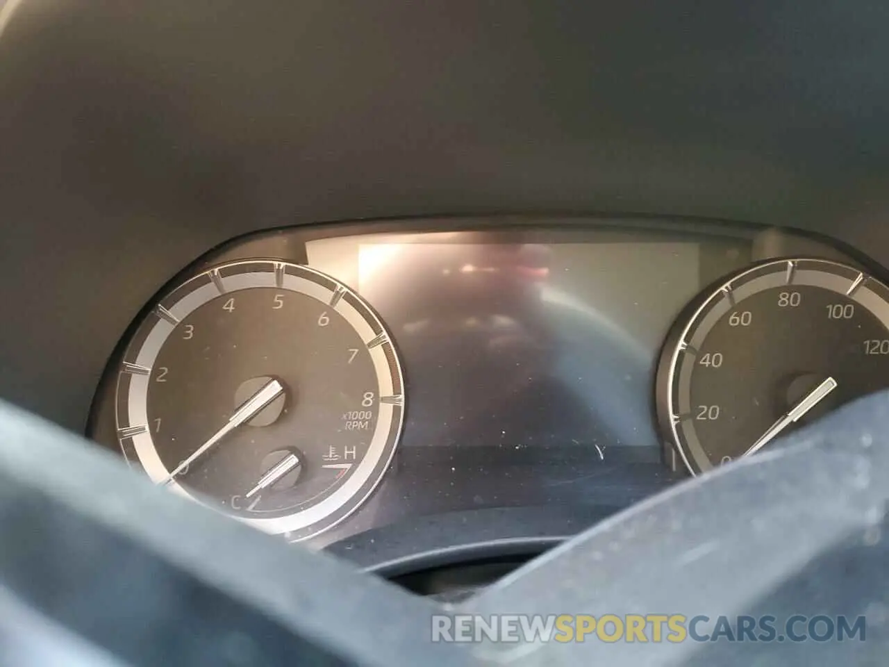 9 fotografías del automóvil dañado 5TDGZRBH9MS528862 TOYOTA HIGHLANDER 2021