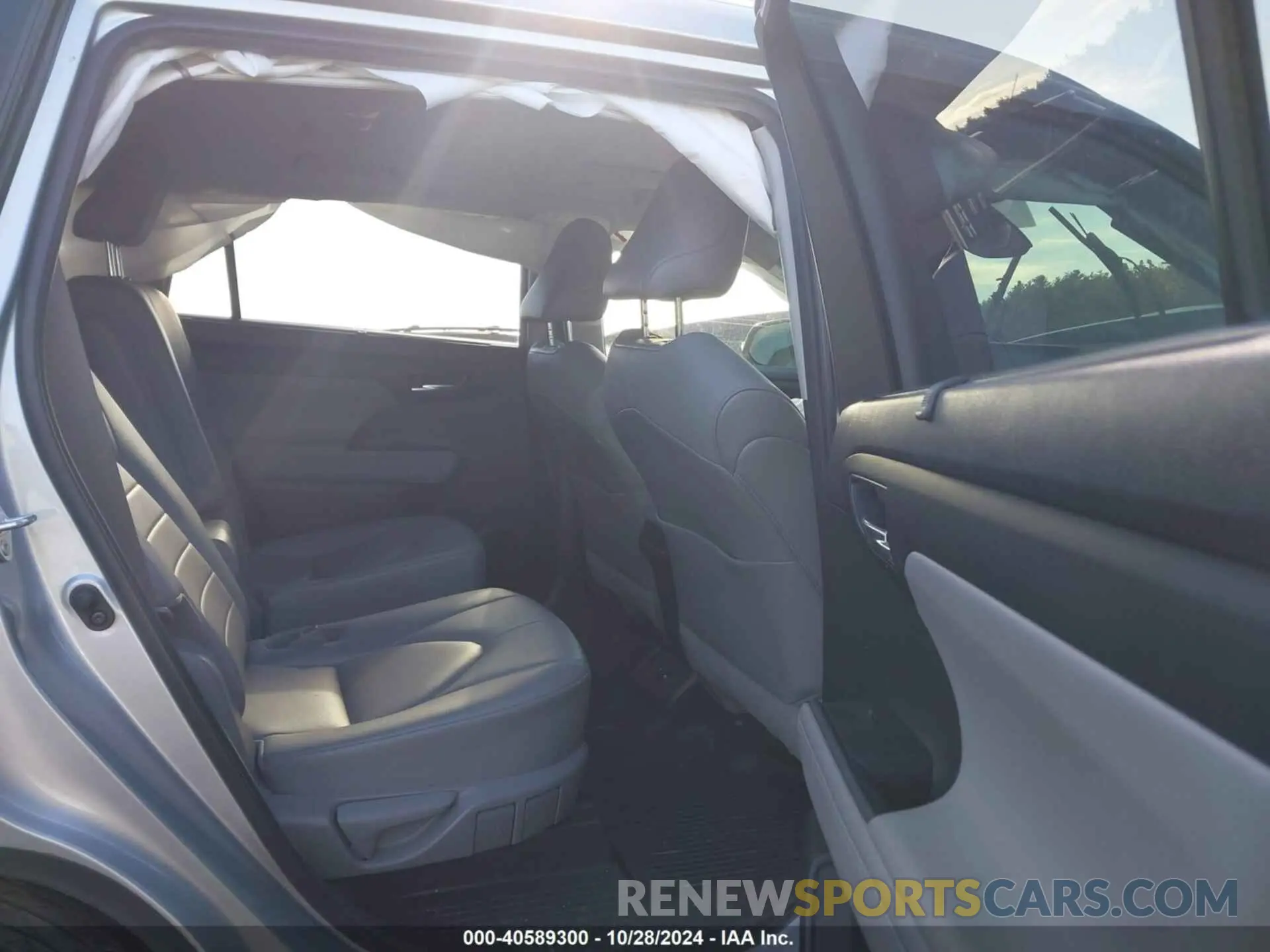 8 fotografías del automóvil dañado 5TDGZRBH9MS538775 TOYOTA HIGHLANDER 2021