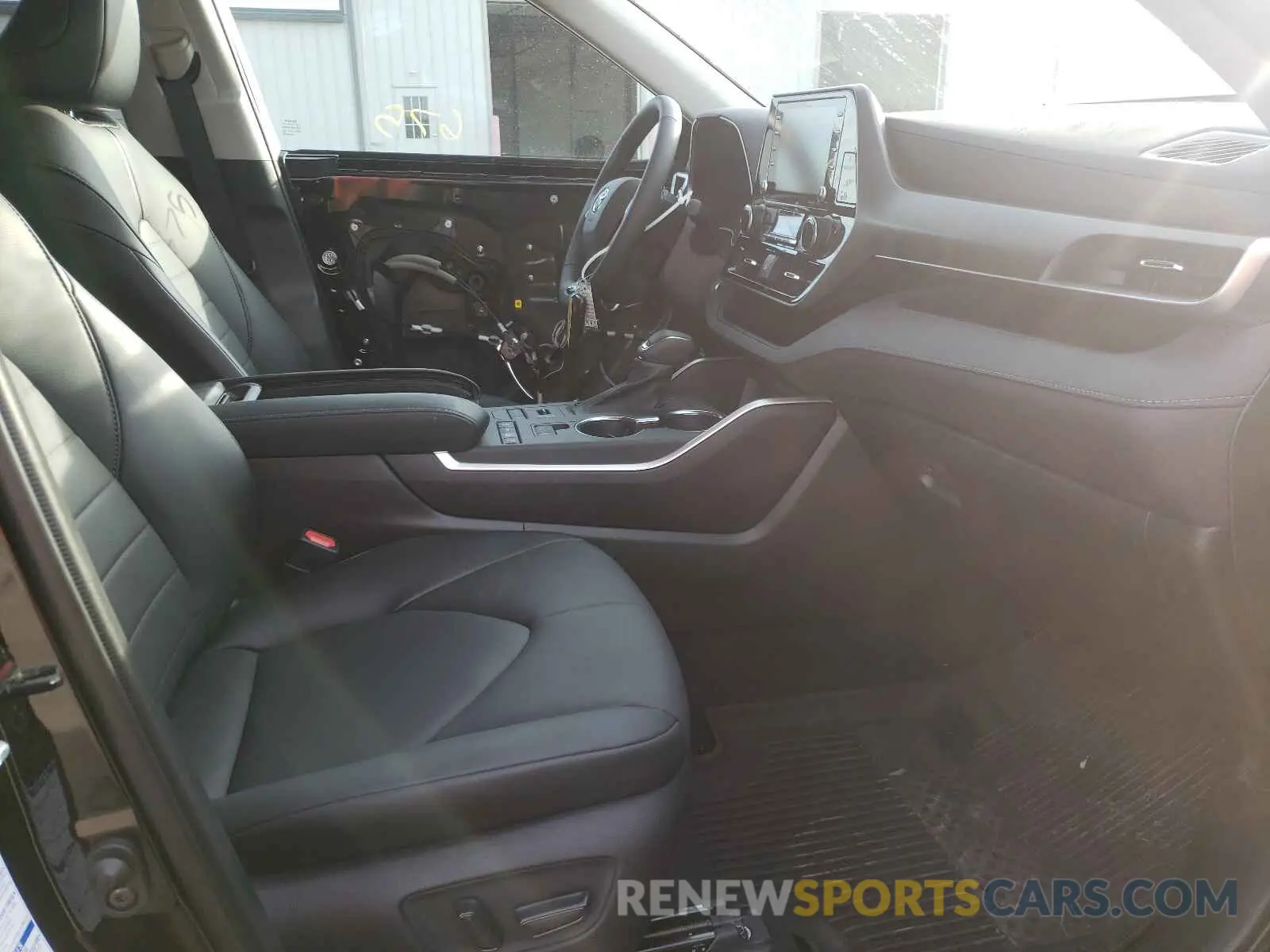 5 fotografías del automóvil dañado 5TDGZRBH9MS554197 TOYOTA HIGHLANDER 2021
