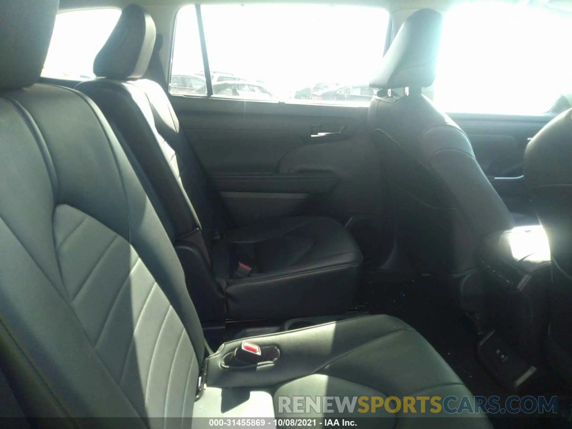 8 fotografías del automóvil dañado 5TDGZRBHXMS070541 TOYOTA HIGHLANDER 2021