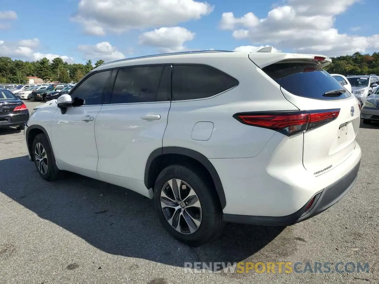2 fotografías del automóvil dañado 5TDGZRBHXMS102226 TOYOTA HIGHLANDER 2021