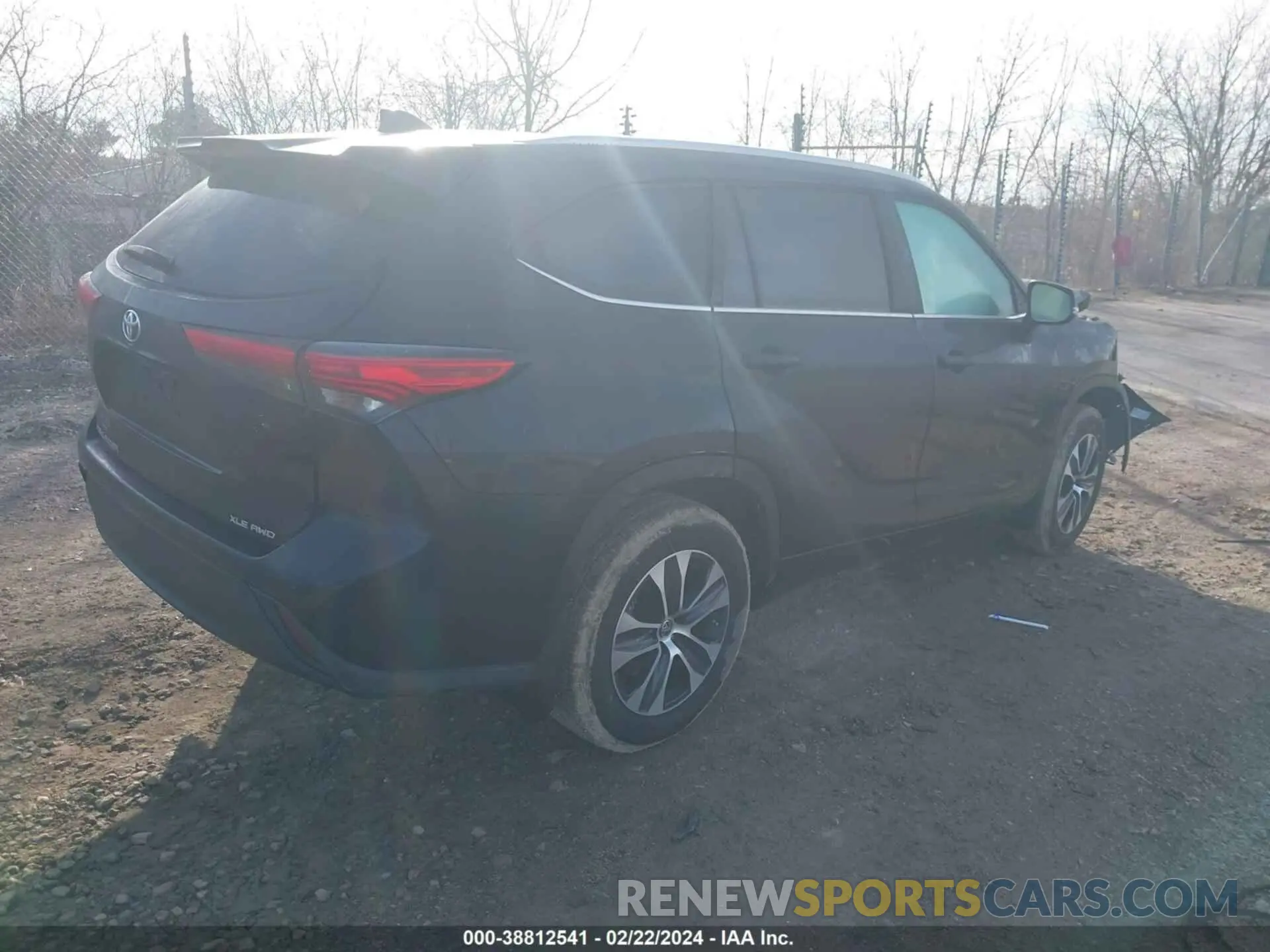 4 fotografías del automóvil dañado 5TDGZRBHXMS141043 TOYOTA HIGHLANDER 2021