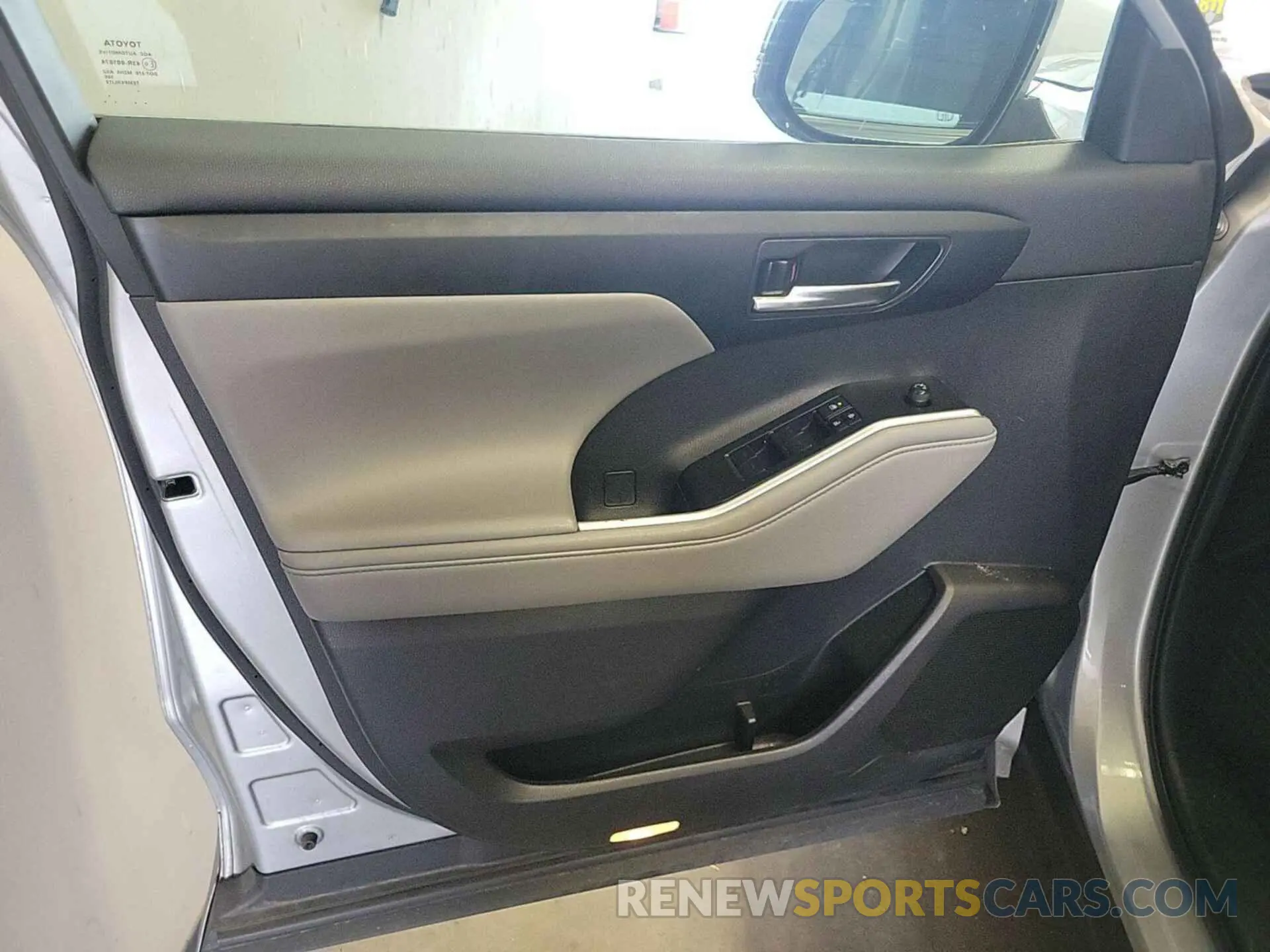 19 fotografías del automóvil dañado 5TDHARAH5MS509092 TOYOTA HIGHLANDER 2021