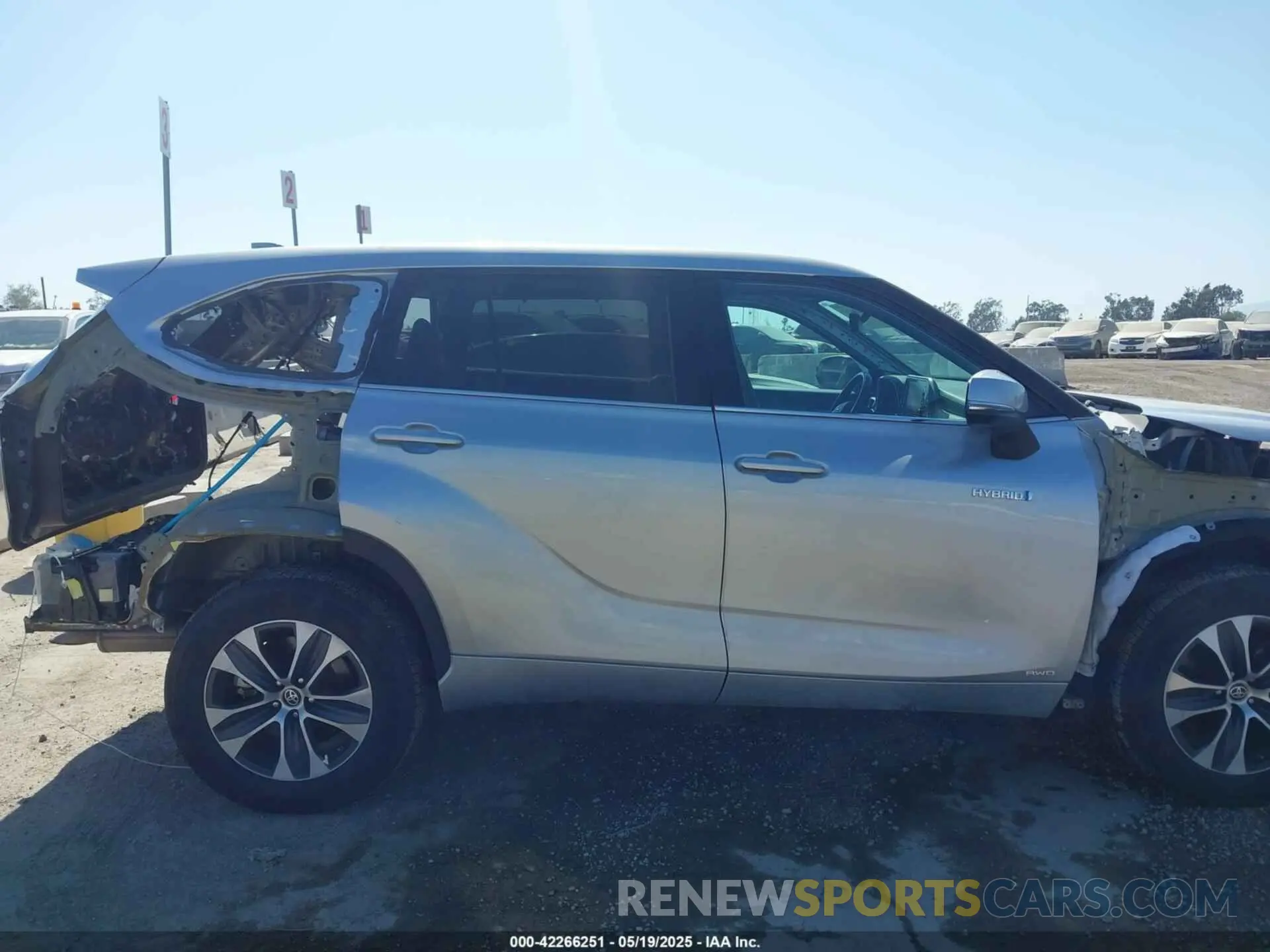 13 fotografías del automóvil dañado 5TDHBRCH0MS517918 TOYOTA HIGHLANDER 2021