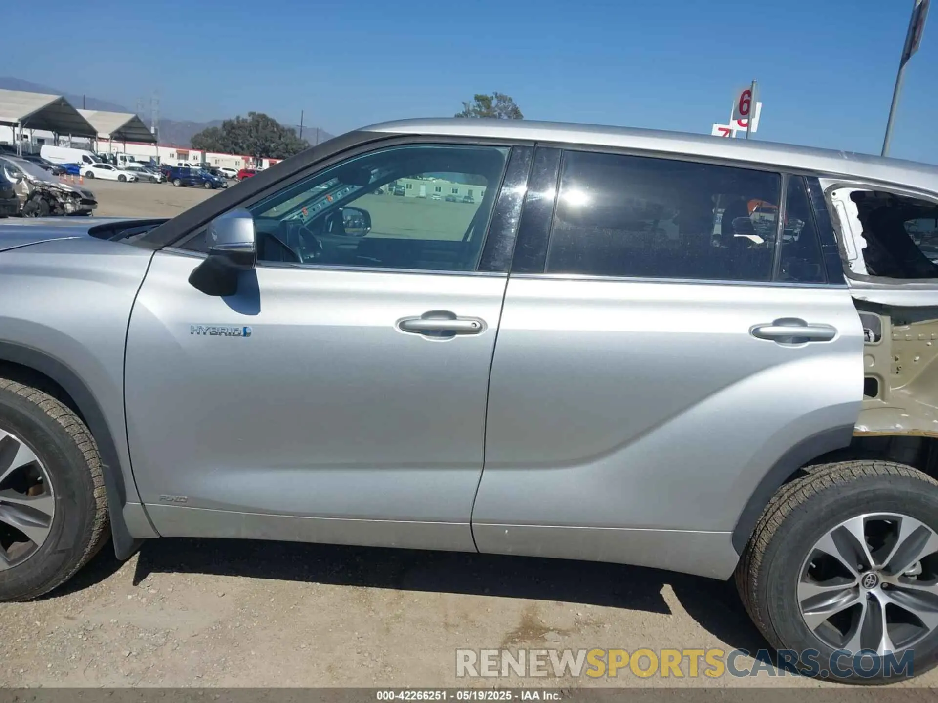 14 fotografías del automóvil dañado 5TDHBRCH0MS517918 TOYOTA HIGHLANDER 2021