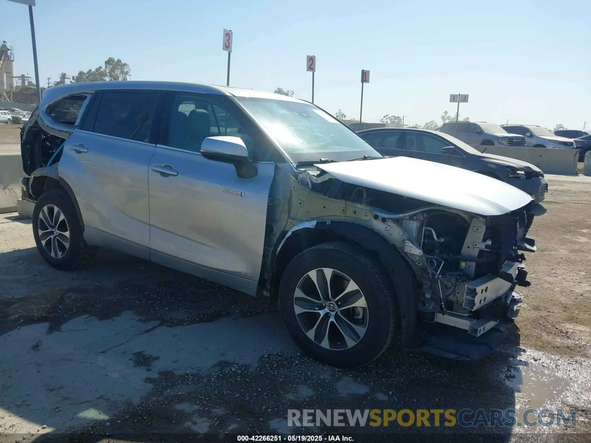 3 fotografías del automóvil dañado 5TDHBRCH0MS517918 TOYOTA HIGHLANDER 2021