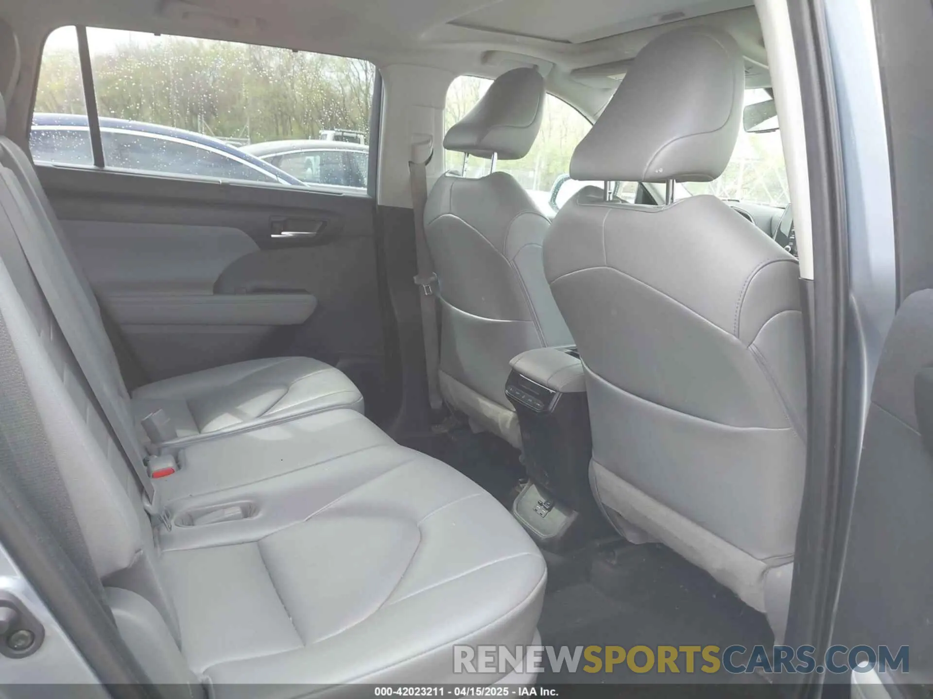 8 fotografías del automóvil dañado 5TDHBRCH2MS029022 TOYOTA HIGHLANDER 2021