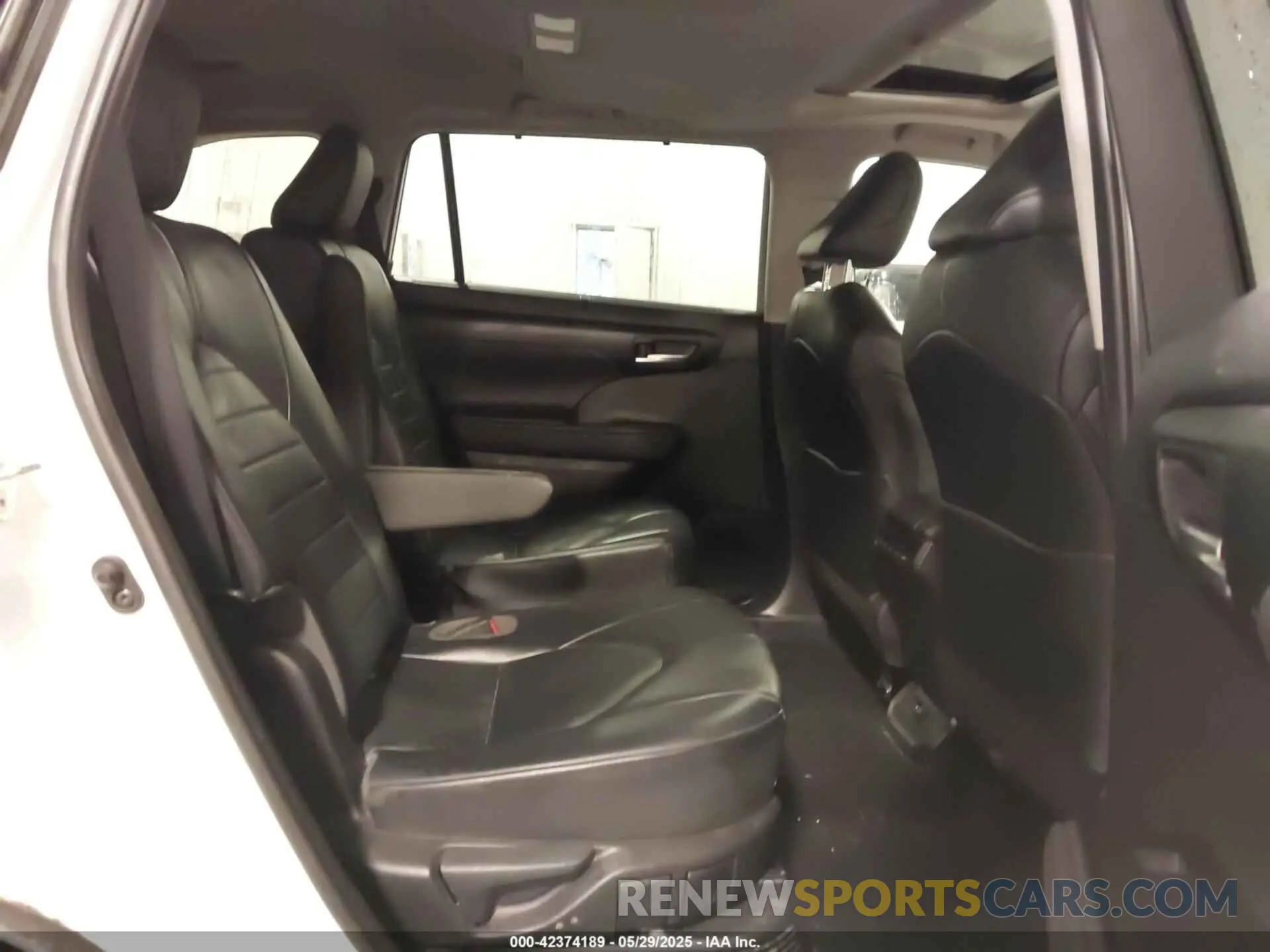 8 fotografías del automóvil dañado 5TDHBRCH2MS515572 TOYOTA HIGHLANDER 2021