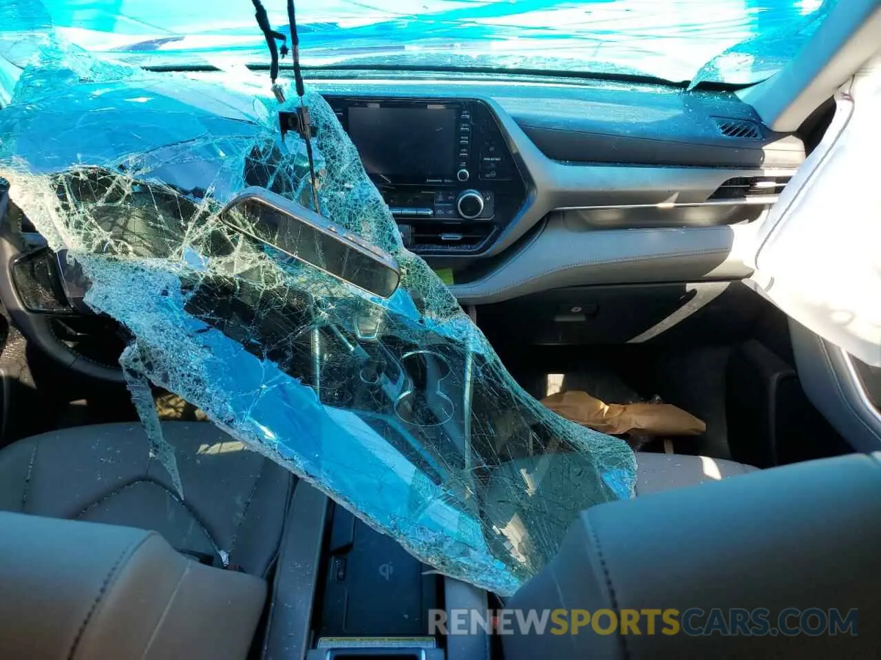 8 fotografías del automóvil dañado 5TDHBRCH4MS517565 TOYOTA HIGHLANDER 2021