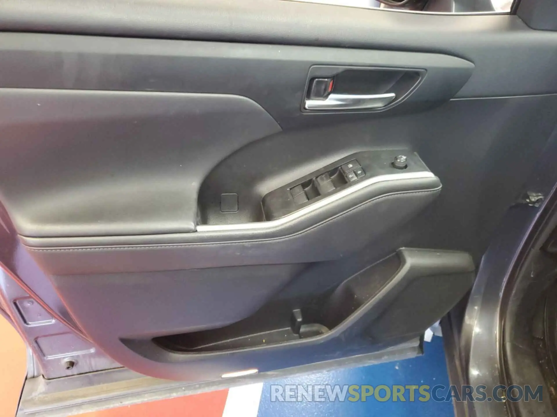 4 fotografías del automóvil dañado 5TDHBRCH5MS067330 TOYOTA HIGHLANDER 2021