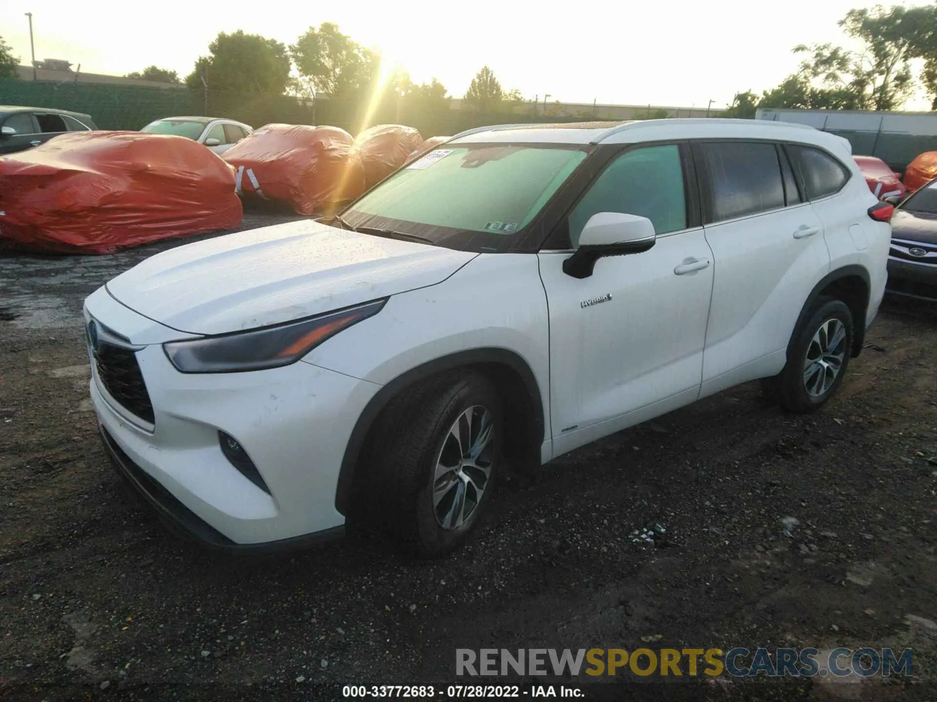 2 fotografías del automóvil dañado 5TDHBRCH5MS530468 TOYOTA HIGHLANDER 2021