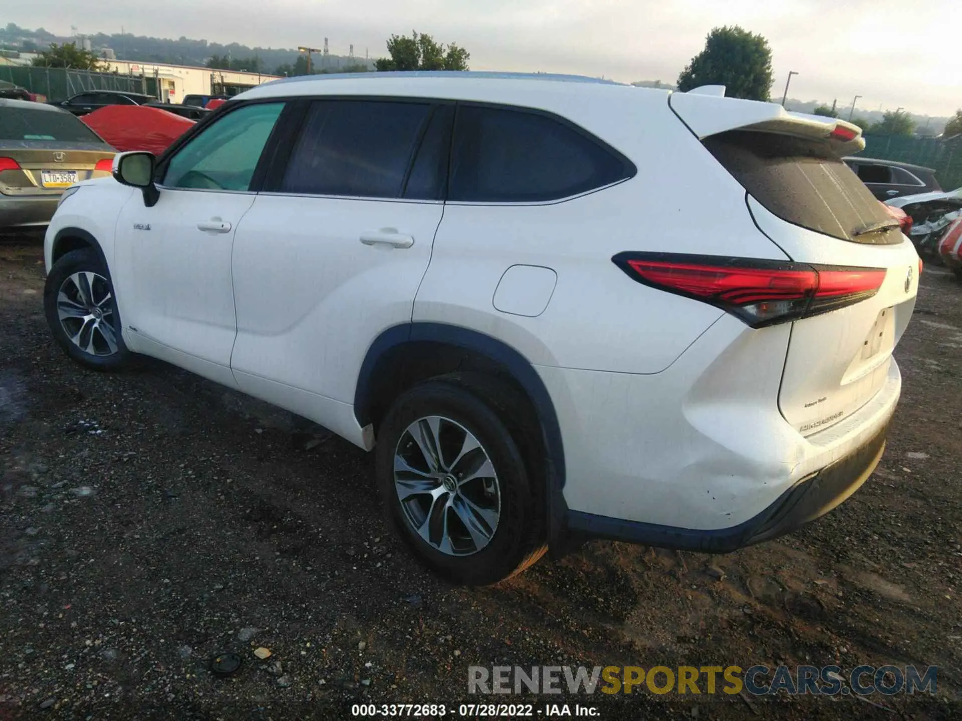 3 fotografías del automóvil dañado 5TDHBRCH5MS530468 TOYOTA HIGHLANDER 2021