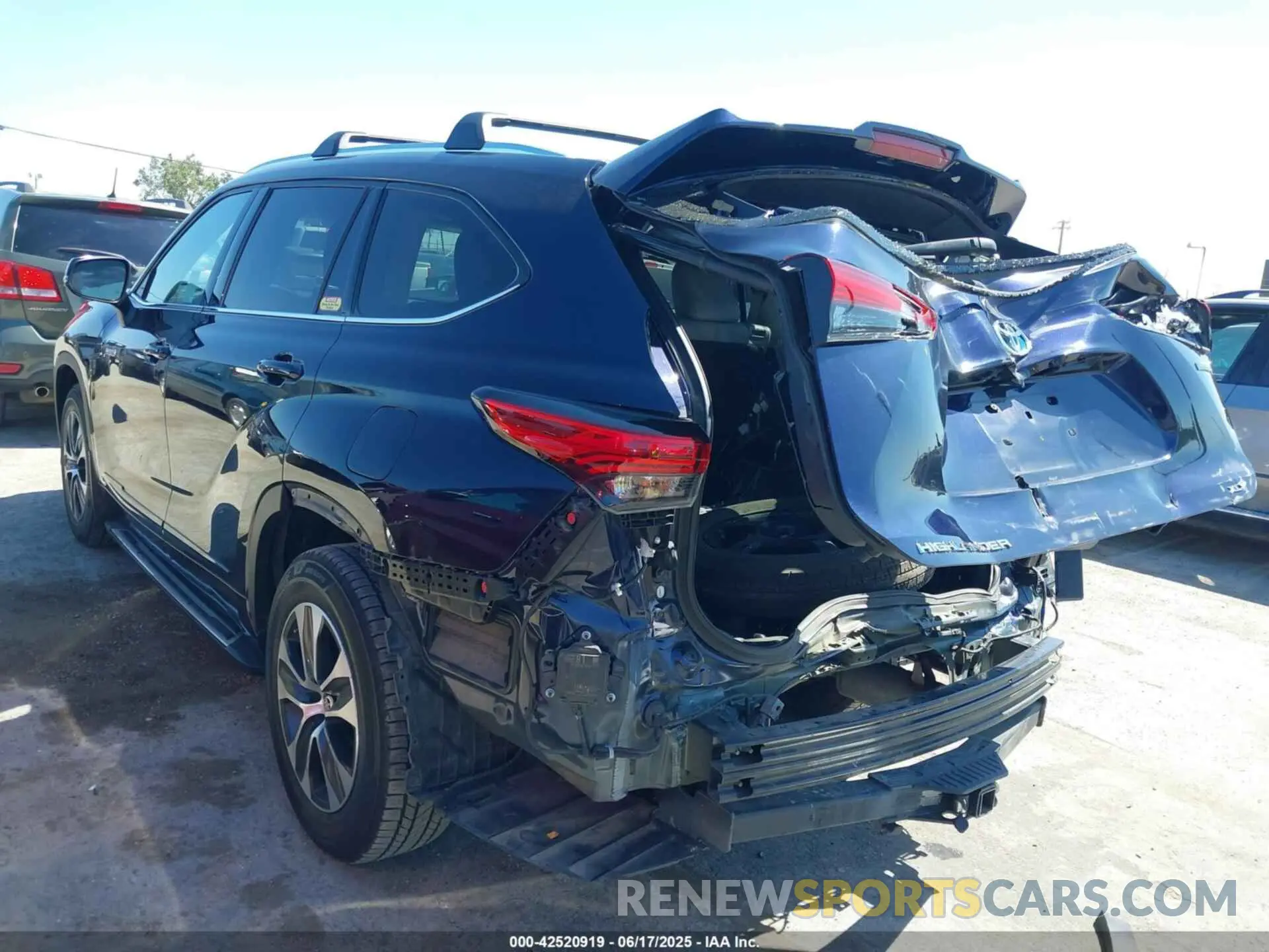 3 fotografías del automóvil dañado 5TDHBRCH6MS516952 TOYOTA HIGHLANDER 2021
