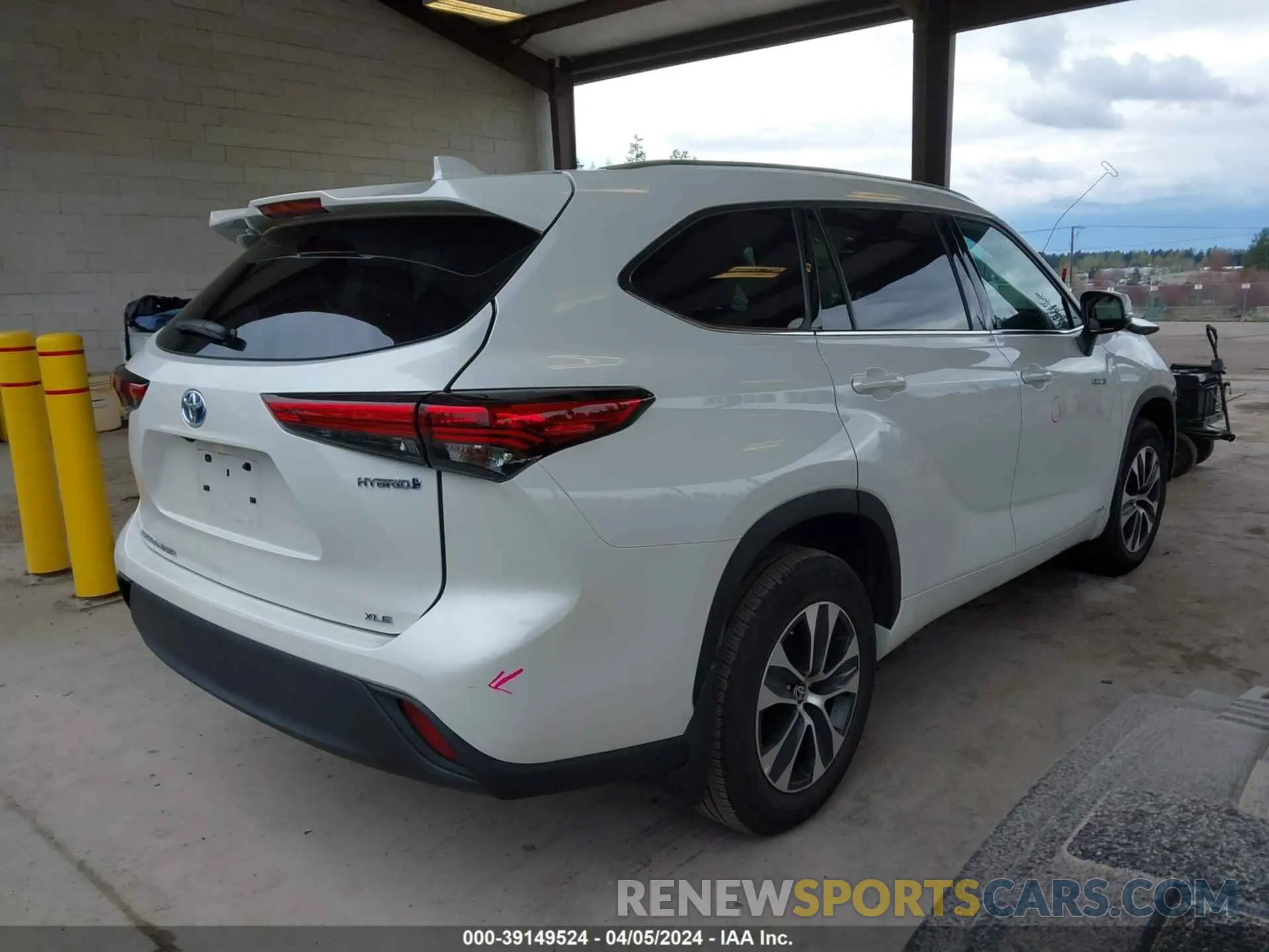 4 fotografías del automóvil dañado 5TDHBRCHXMS521233 TOYOTA HIGHLANDER 2021