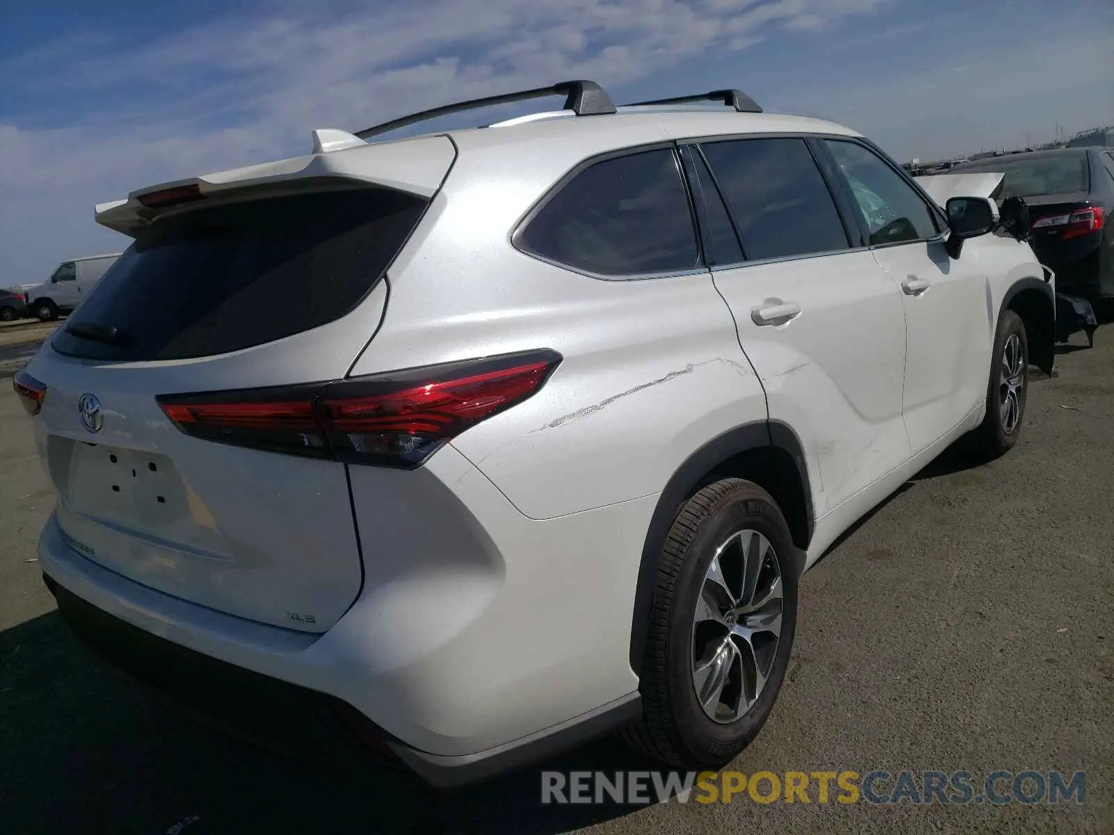 4 fotografías del automóvil dañado 5TDHZRAH1MS034937 TOYOTA HIGHLANDER 2021