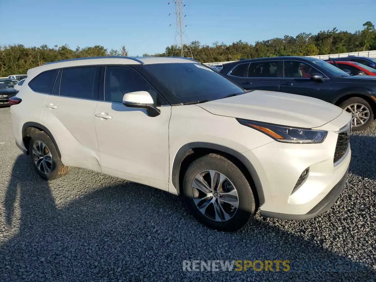 4 fotografías del automóvil dañado 5TDHZRAH1MS533057 TOYOTA HIGHLANDER 2021