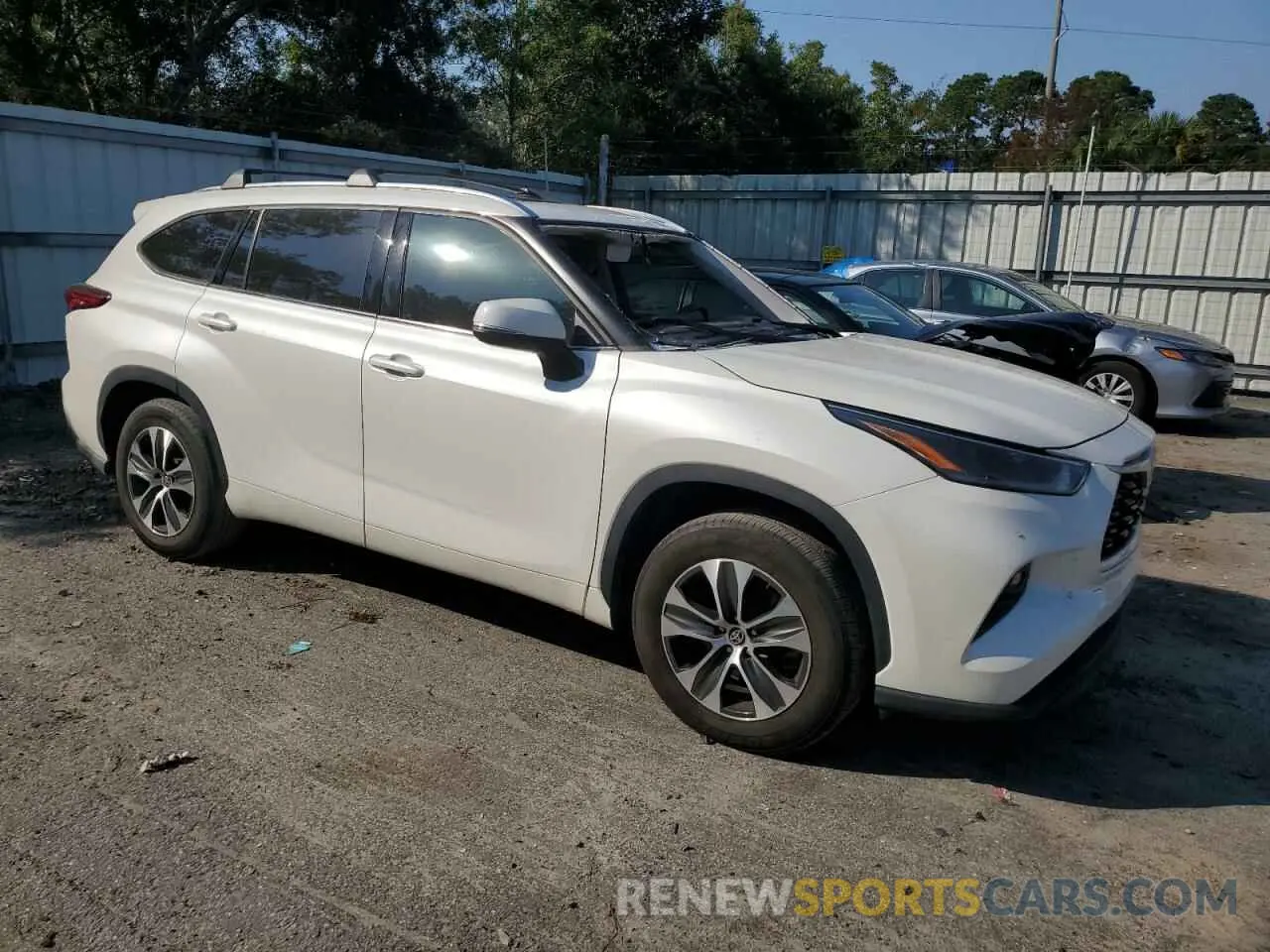 4 fotografías del automóvil dañado 5TDHZRAH4MS514440 TOYOTA HIGHLANDER 2021