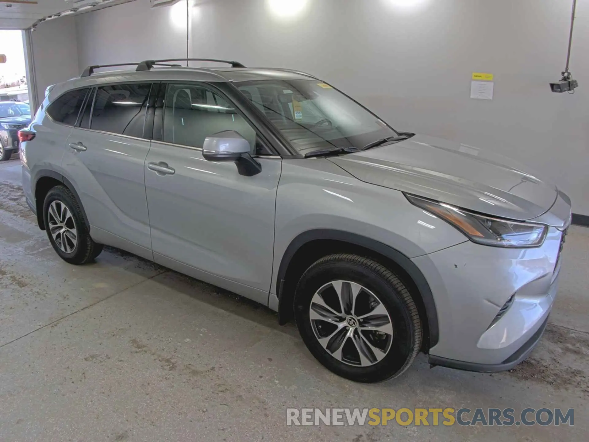 6 fotografías del automóvil dañado 5TDHZRBH6MS557997 TOYOTA HIGHLANDER 2021