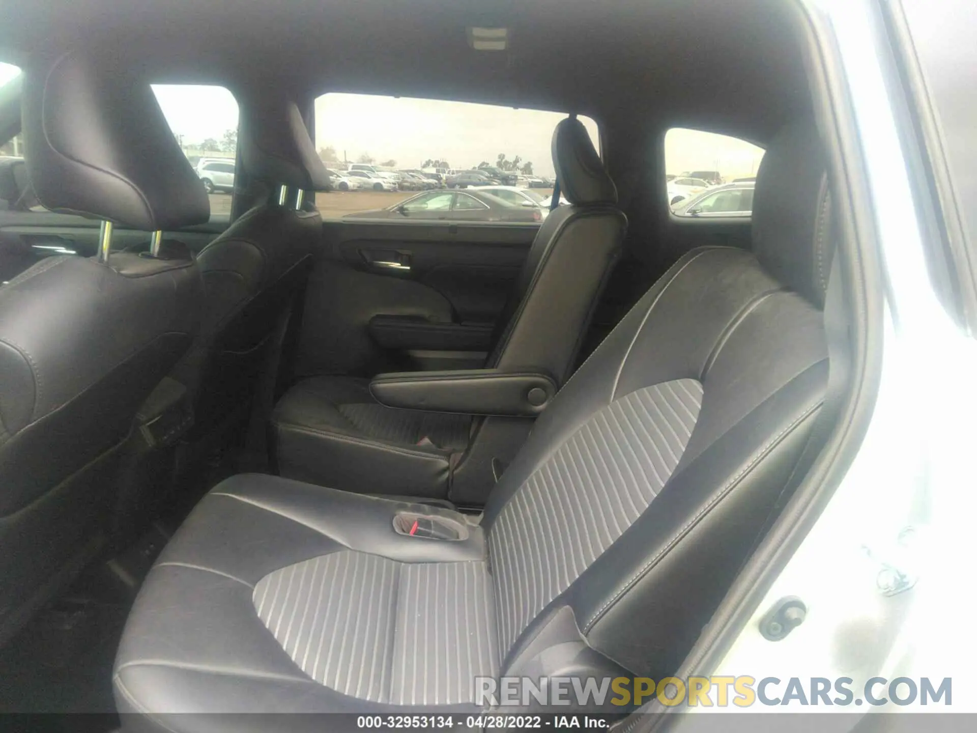 8 fotografías del automóvil dañado 5TDJZRAH9MS056993 TOYOTA HIGHLANDER 2021