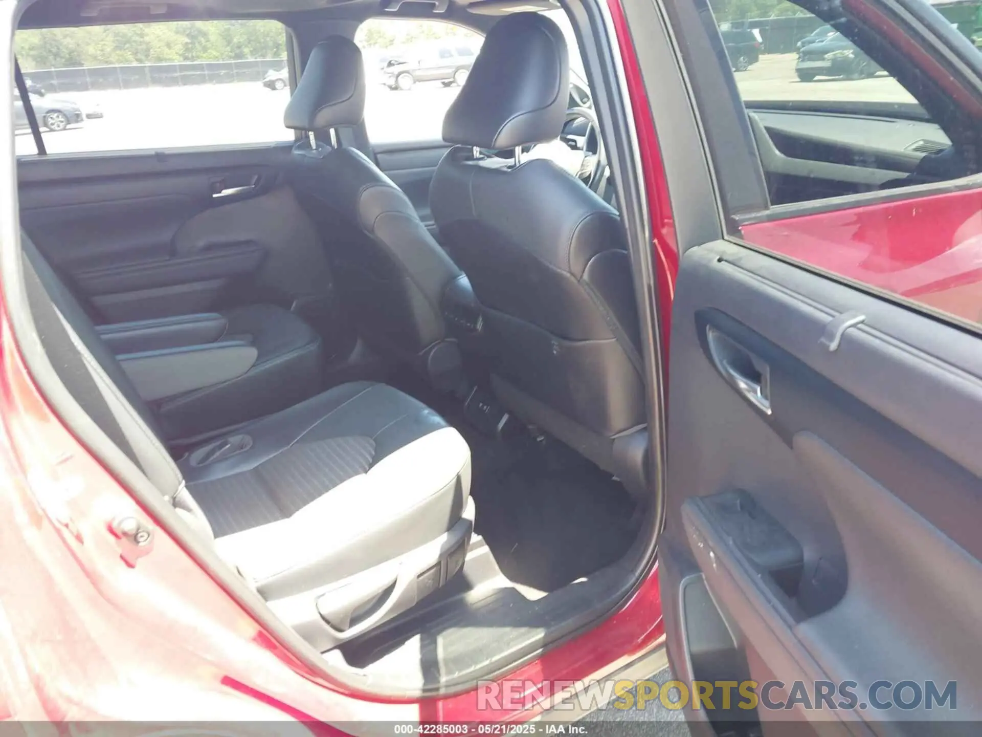 8 fotografías del automóvil dañado 5TDJZRBH0MS129571 TOYOTA HIGHLANDER 2021