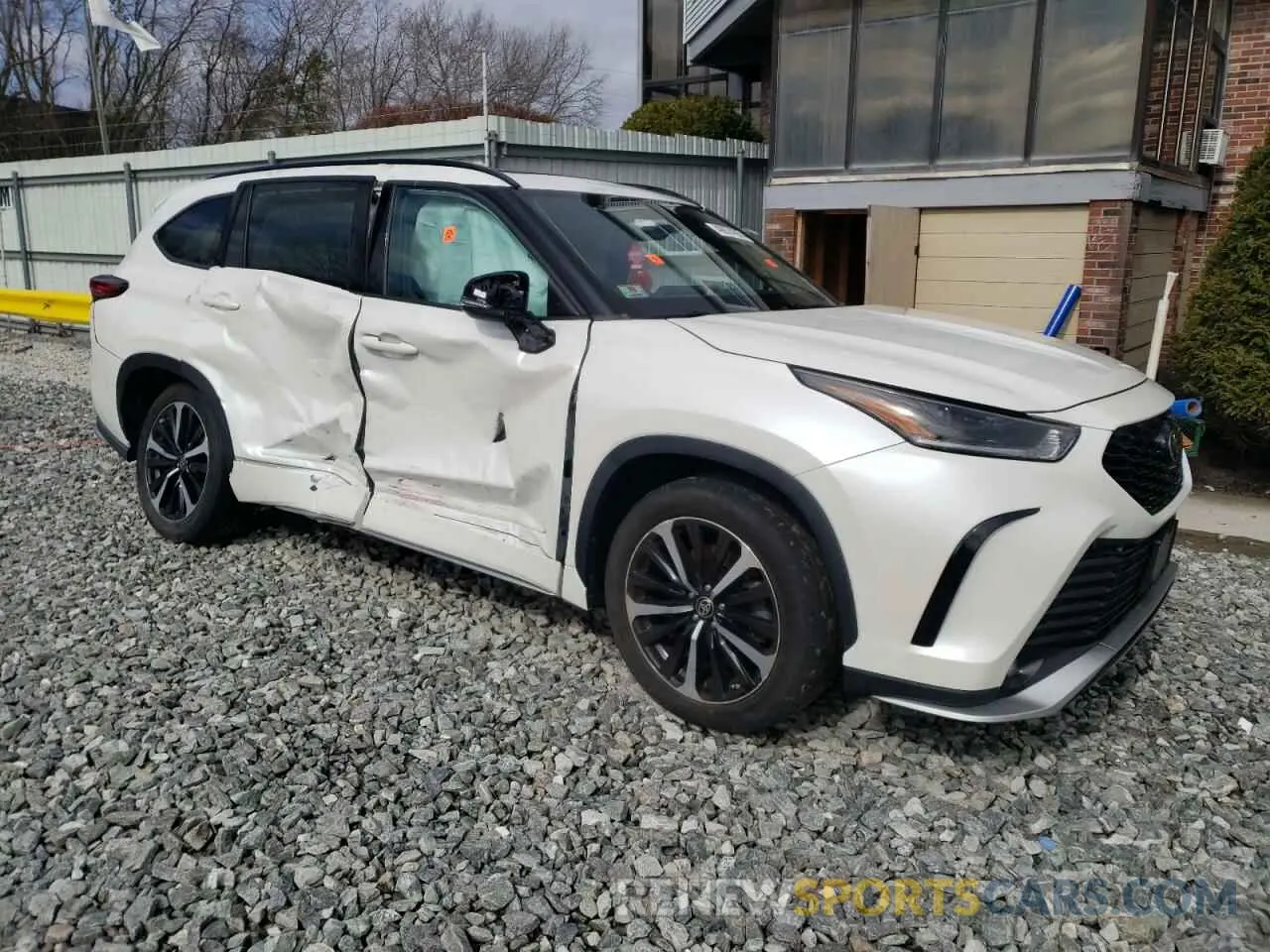 4 fotografías del automóvil dañado 5TDJZRBH1MS100404 TOYOTA HIGHLANDER 2021